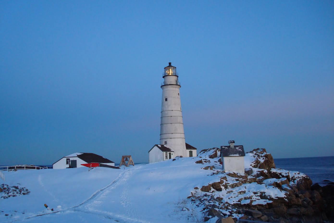 Sally Snowman dijo que el frío comenzó a empeorar, por lo que las estancias de invierno en la isla se detuvieron alrededor de 2013. 