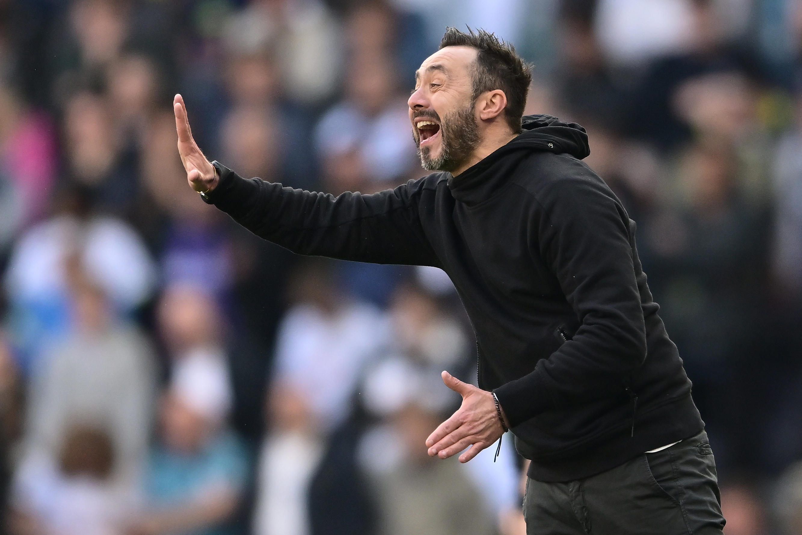 LONDON, ENGLAND - APRIL 08: Manager Roberto De Zerbi of Brighton & Hove Albion during the Premier League match between Tottenham Hotspur and Brighton & Hove Albion at Tottenham Hotspur Stadium on April 8, 2023 in London, United Kingdom. (Photo by Sebastian Frej/MB Media/Getty Images)