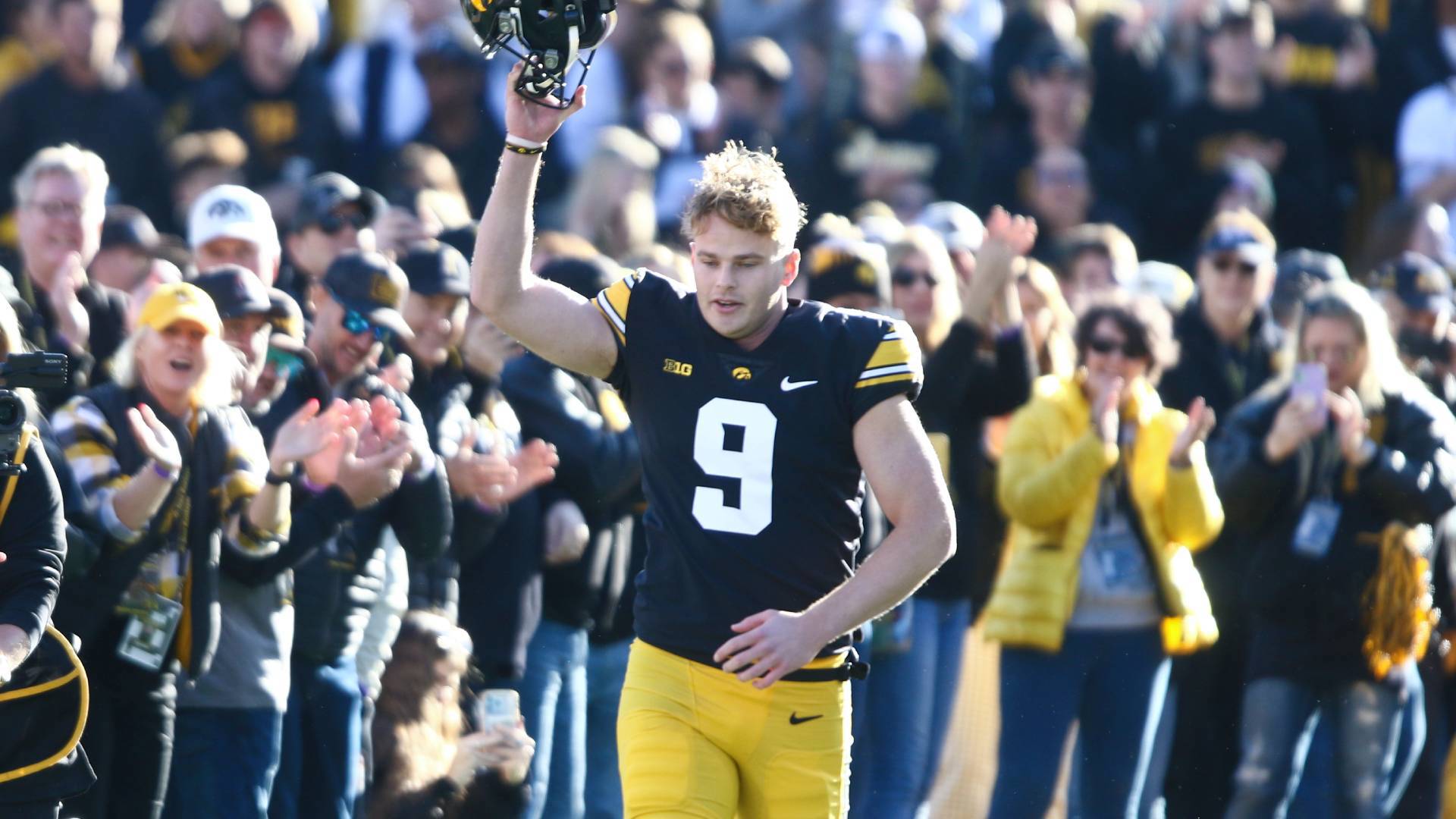 College Football news 2024 Australian punter Tory Taylor creates