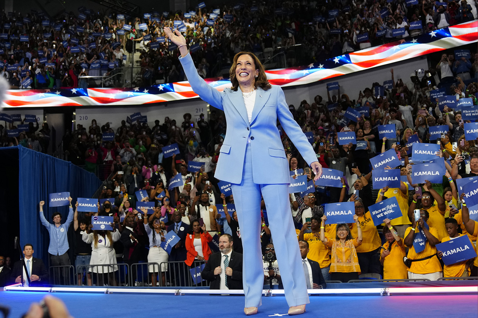 Kamala Harris es ahora oficialmente candidata presidencial demócrata