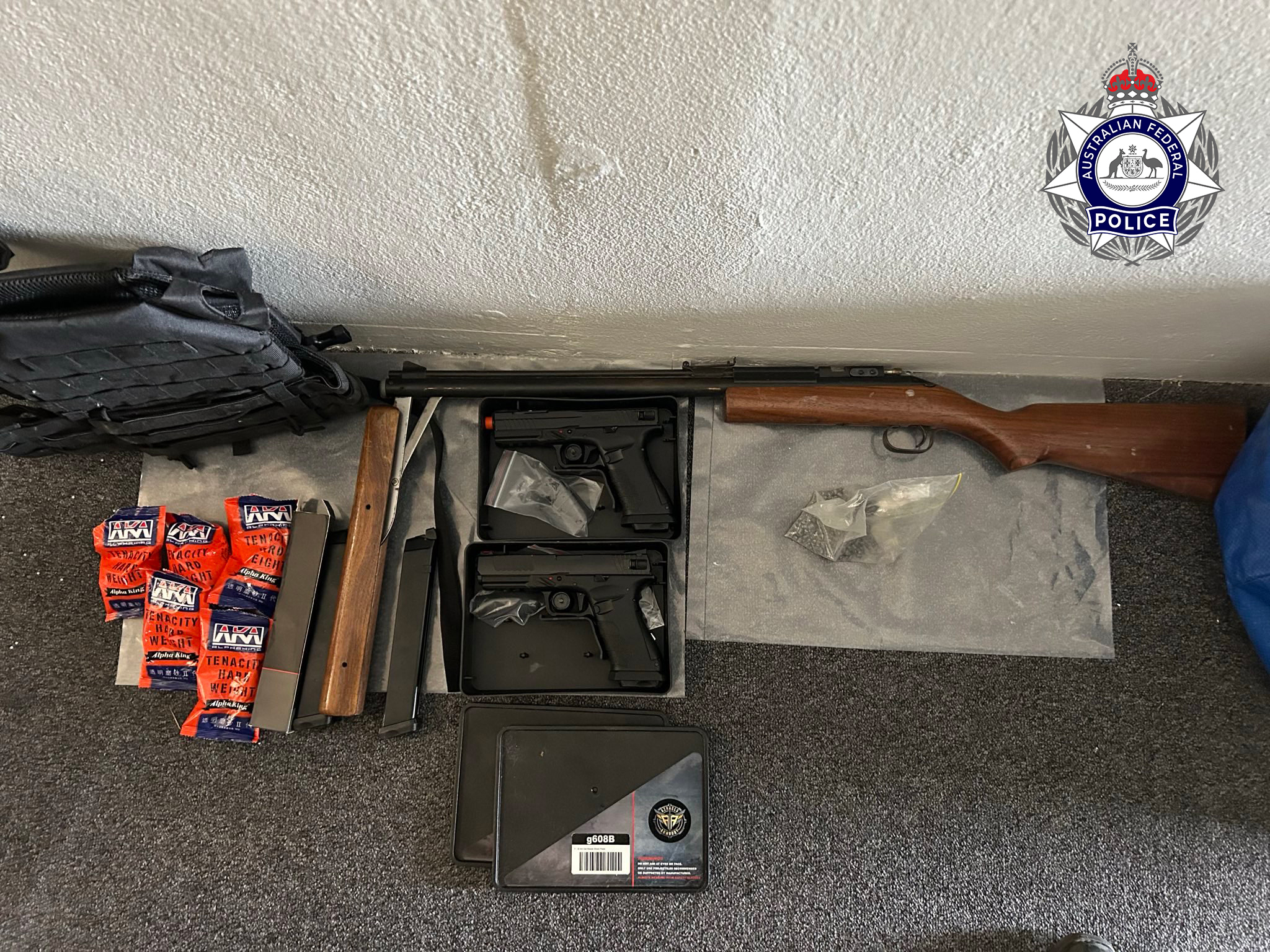 Multiple gel blaster and air guns.