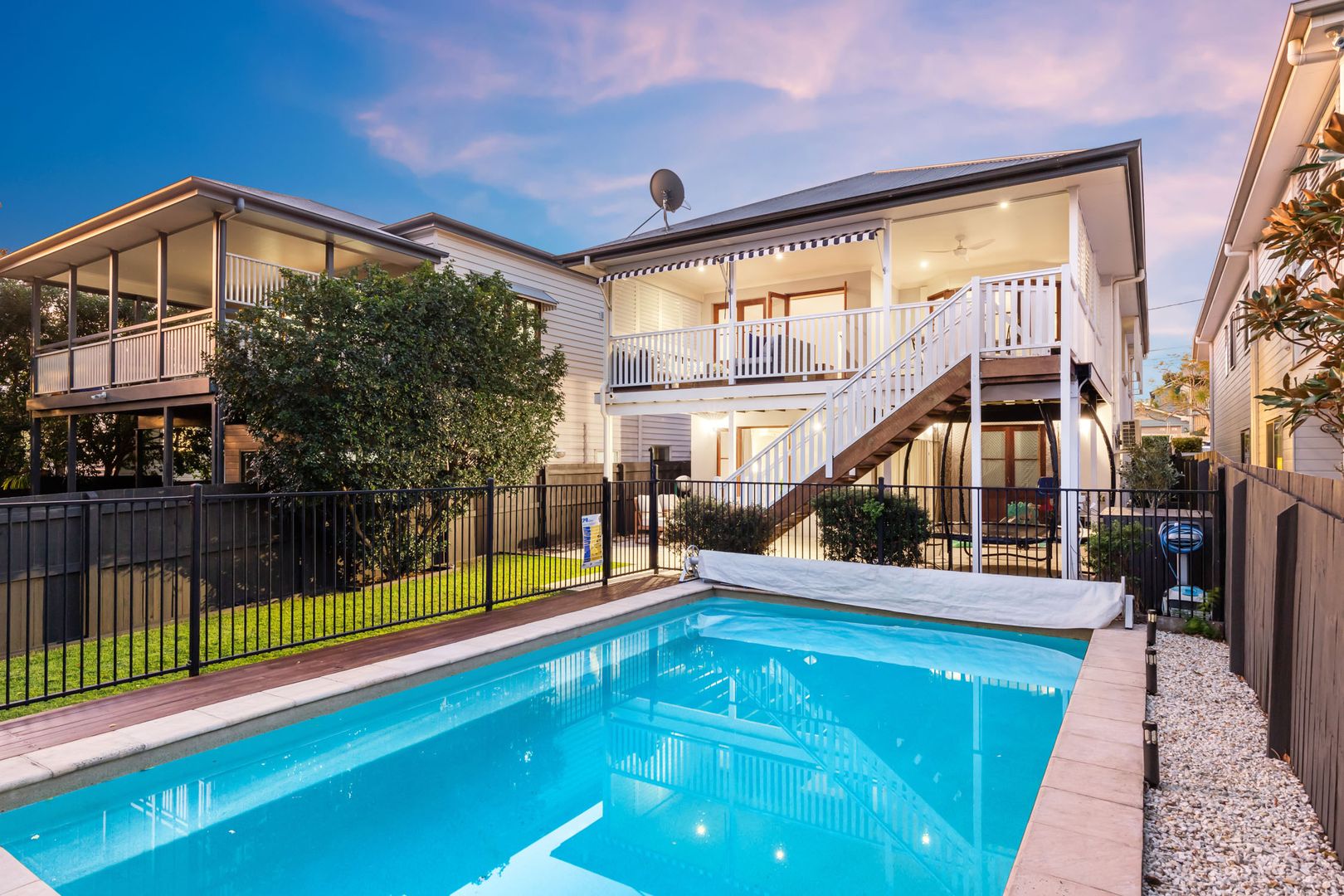 A dual-level Brisbane home sold at its on-market value as sellers appear to be adjusting their expectations to meet buyers, amid an uncertain market.