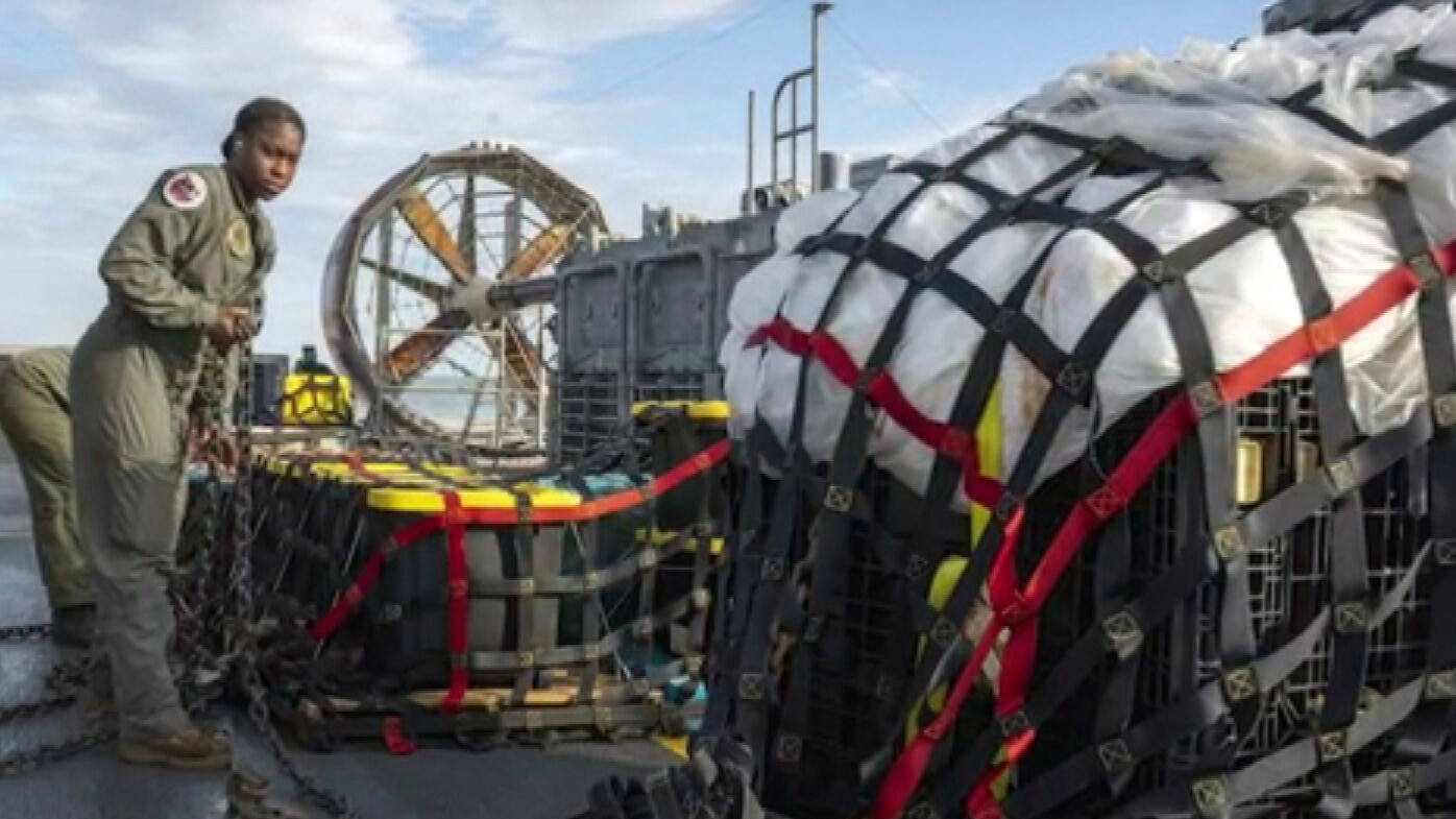 Censores de globos chinos recuperados del océano