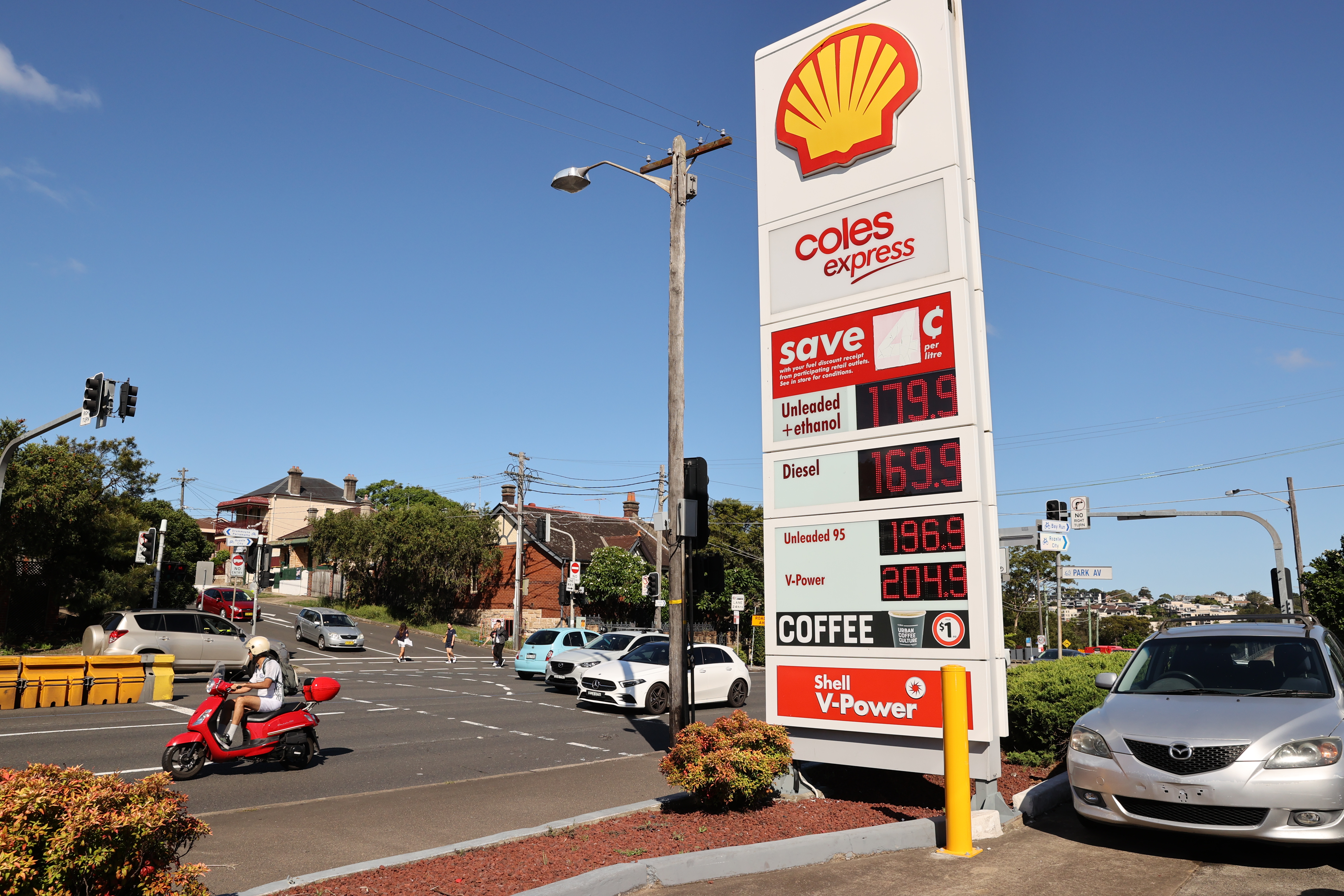 The price of petrol in Australia continues to creep towards $2 a litre, with Russia's invasion of Ukraine set to make fuel more expensive.