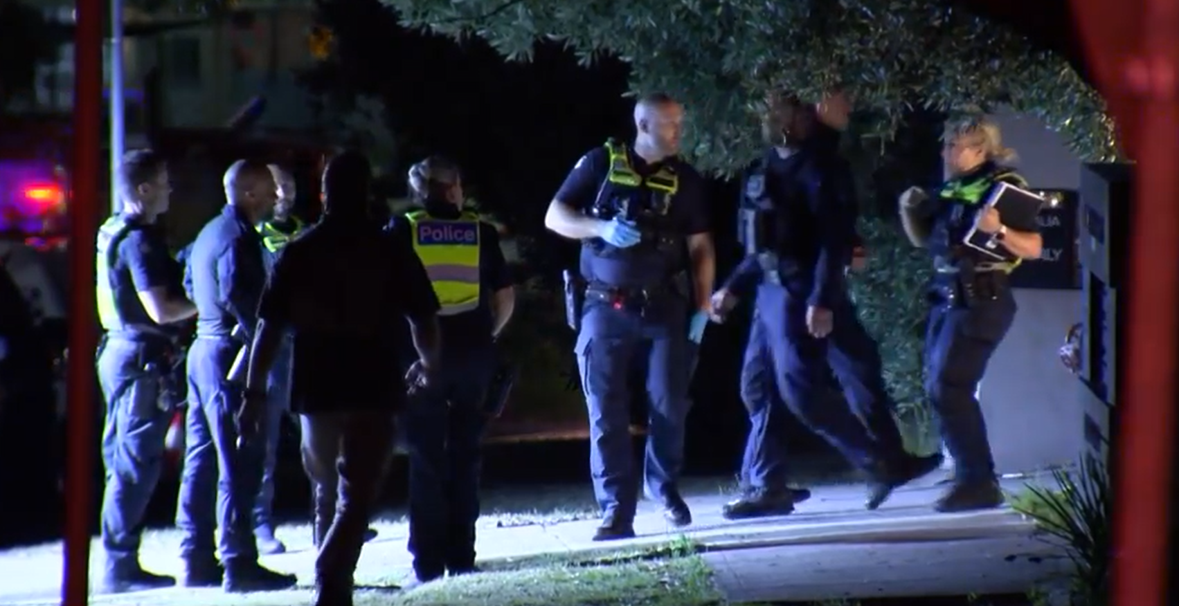 A man has been bitten by a police dog during an arrest, bringing a four-hour siege to an end in Melbourne's north-east.﻿