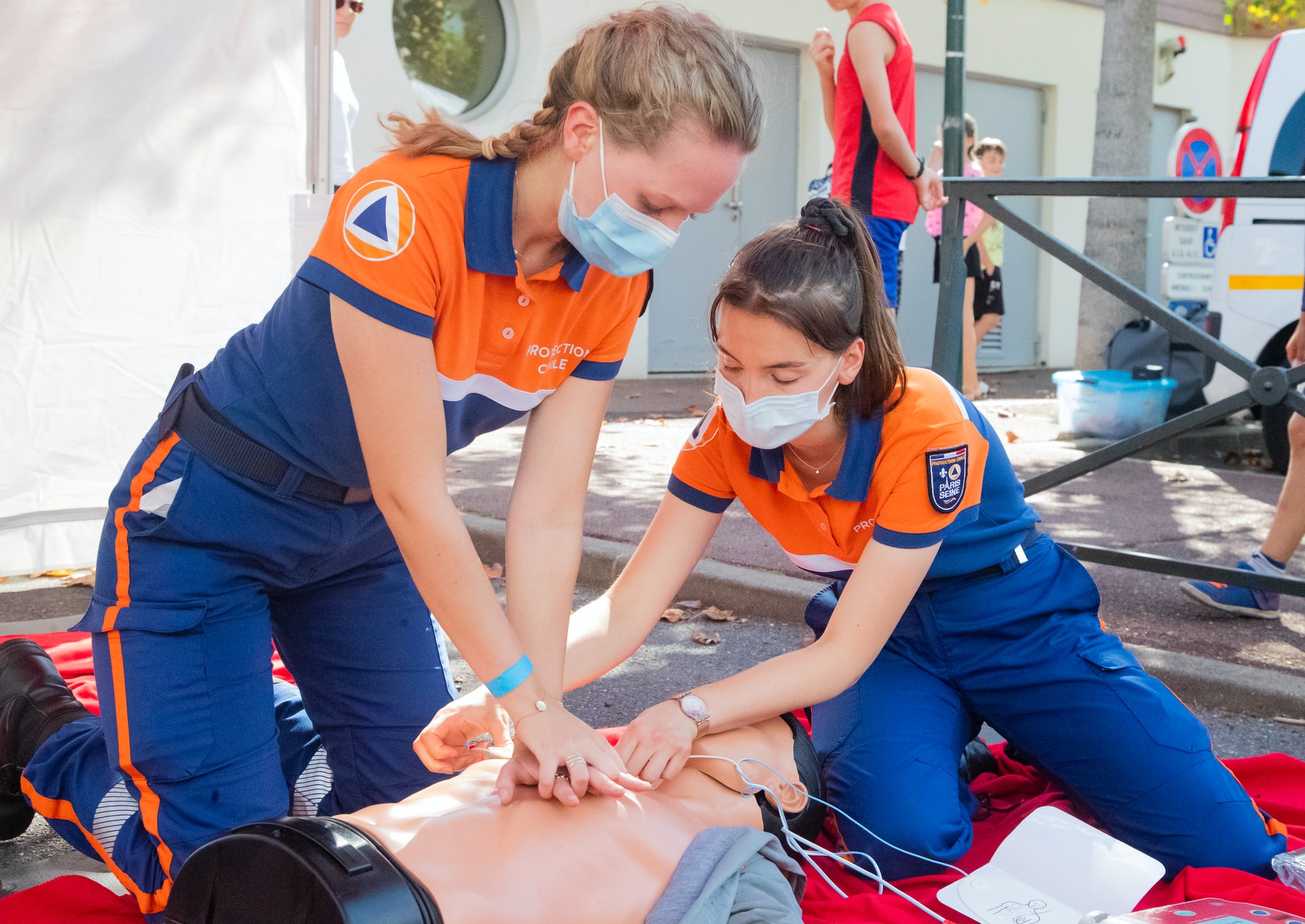 Czech researchers find peforming mouth-to-mouth CPR with a face mask is still effective.