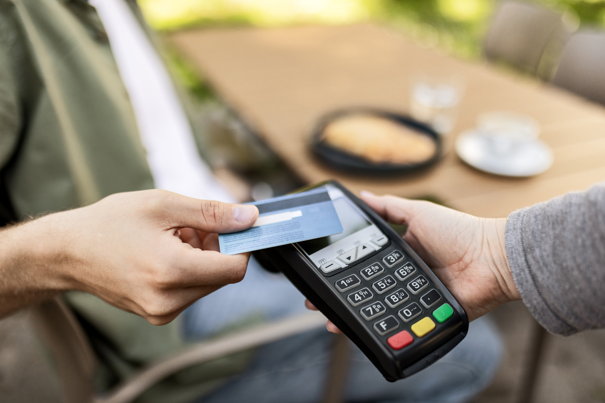 Two-in-five ﻿credit card holders don't prioritise paying down their balances, new research from Finder shows.