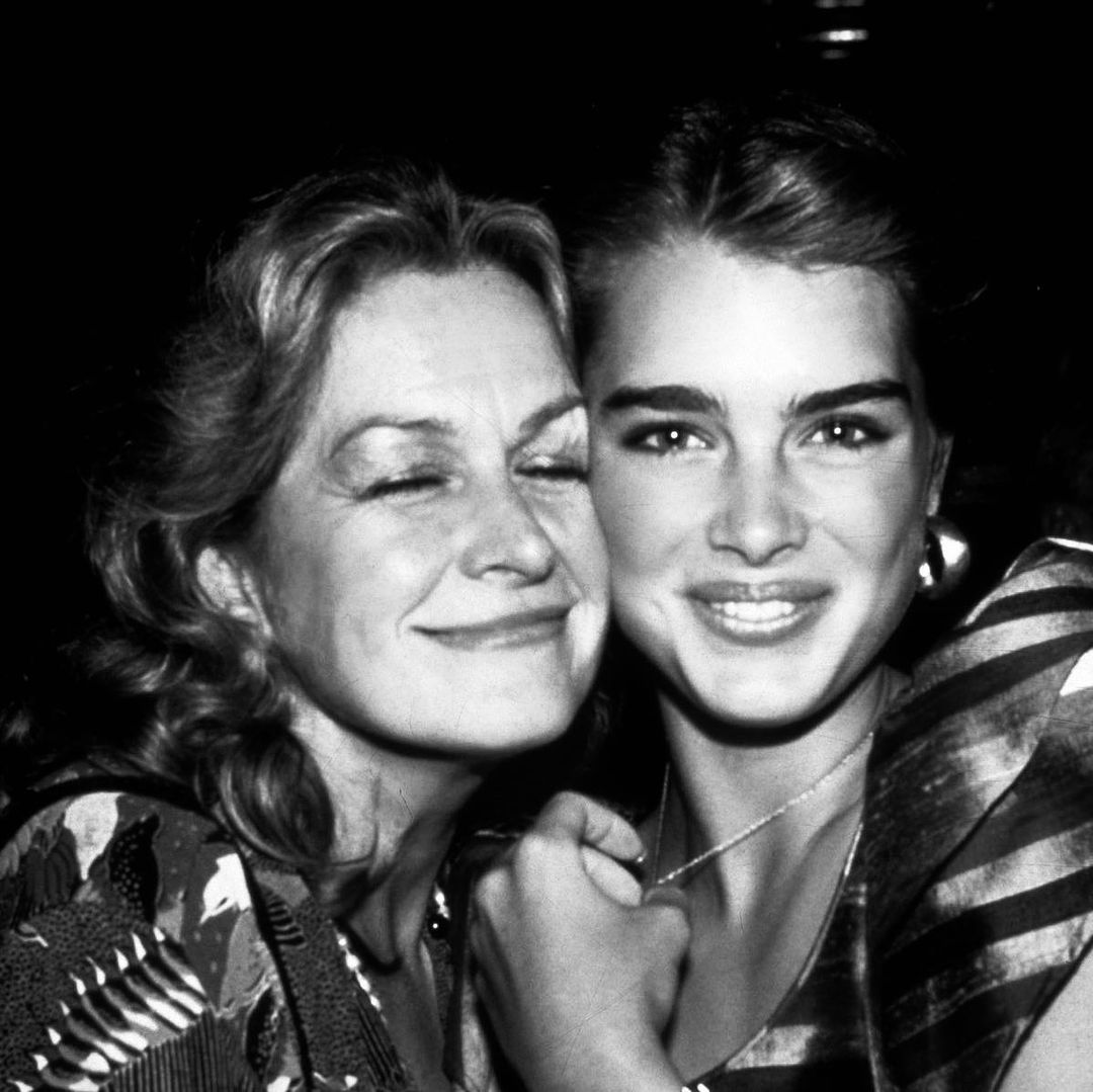 Brooke Shields posts tribute to her mum