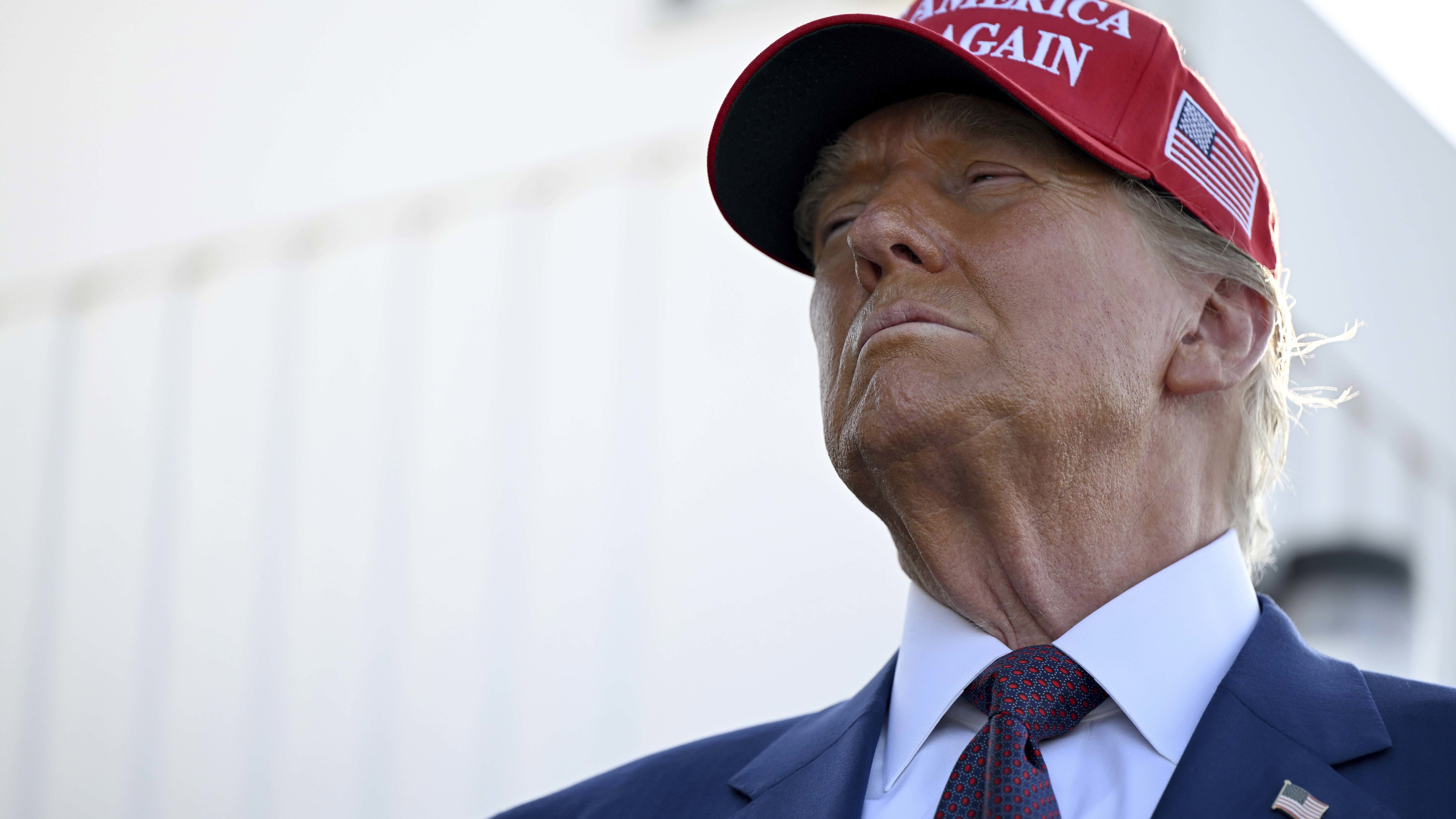 El presidente electo Donald Trump llega antes del lanzamiento del sexto vuelo de prueba del cohete SpaceX Starship el martes 19 de noviembre de 2024 en Brownsville, Texas. (Brandon Bell/Pool vía AP)