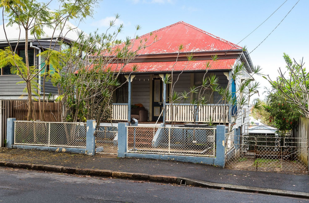 Worst house in Brisbane's most expensive suburb is going to auction.