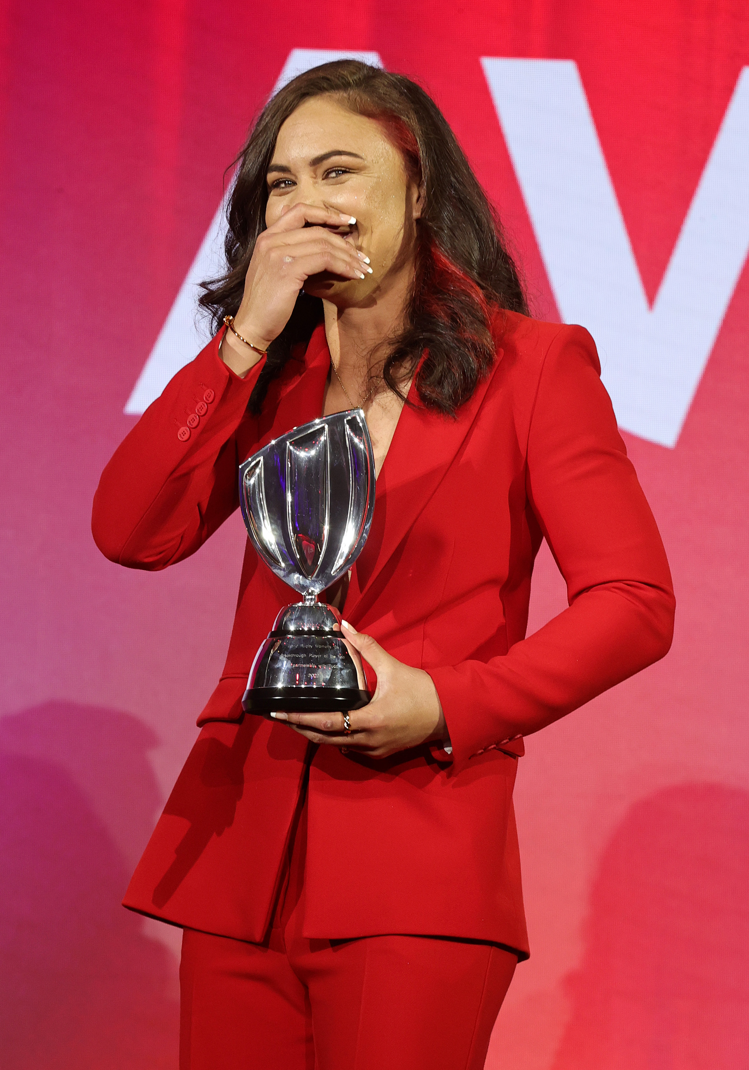 Ruby Tui a offert une deuxième médaille de Coupe du monde après avoir donné l’original à un fan