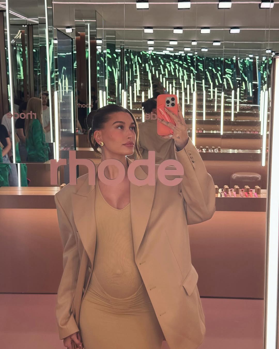 Hailey Bieber