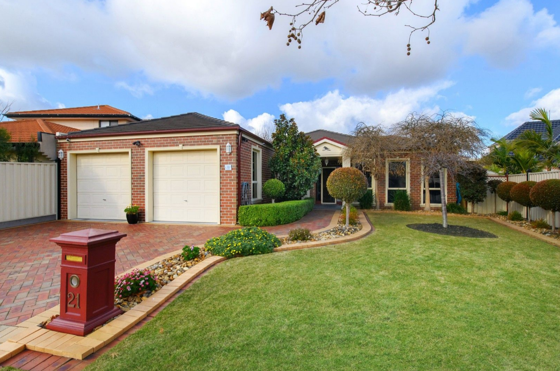 Melbourne family home sells under the hammer for just over $1million