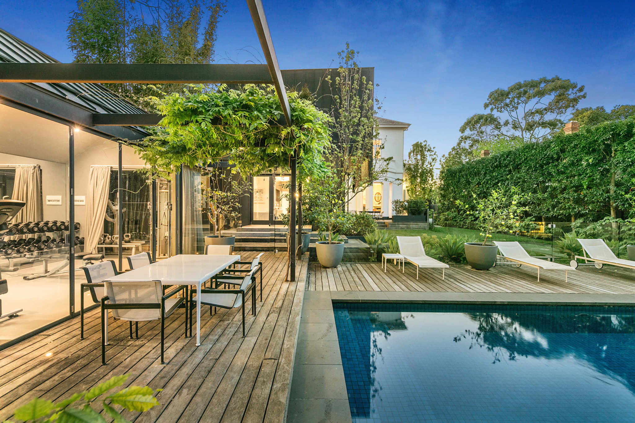 Grill'd co-founder Simon Crowe sells melbourne south yarra home $15 million