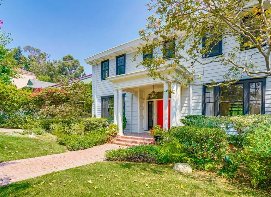 Hollywood couple have reportedly bought Crowded House singer's Los Angeles mansion for $7.5 million. 