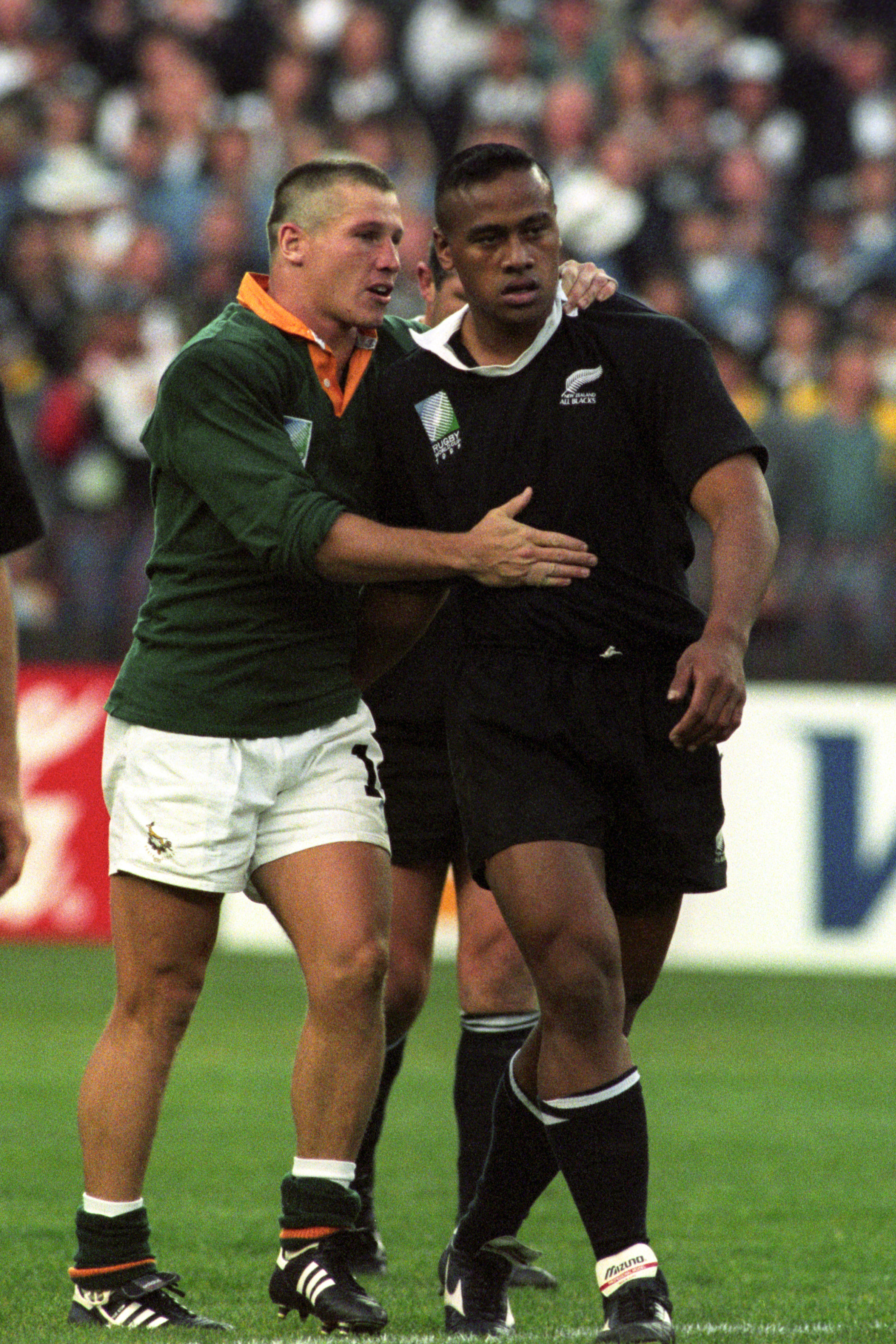 James Small consoles Jonah Lomu.