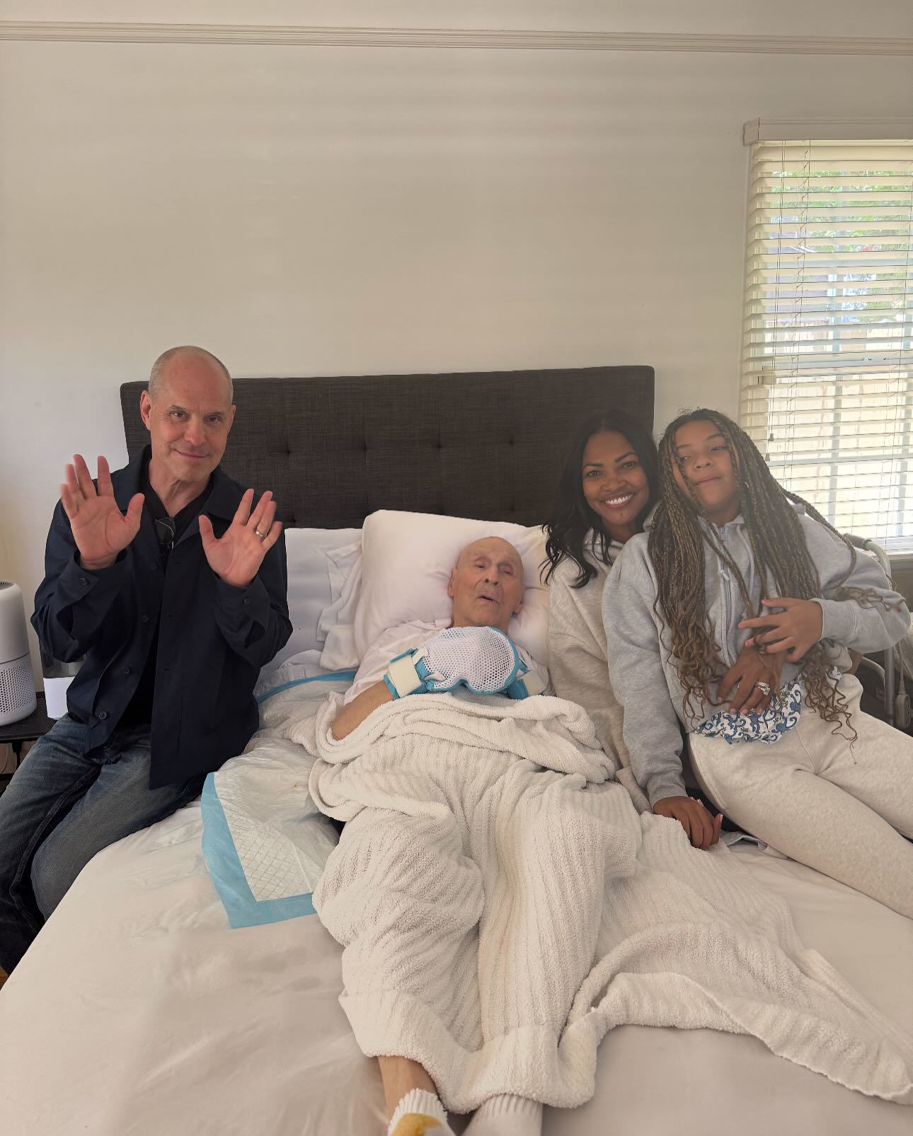 Brian Robbins, Floyd Levine, Tracy Robbins and Stella Robbins