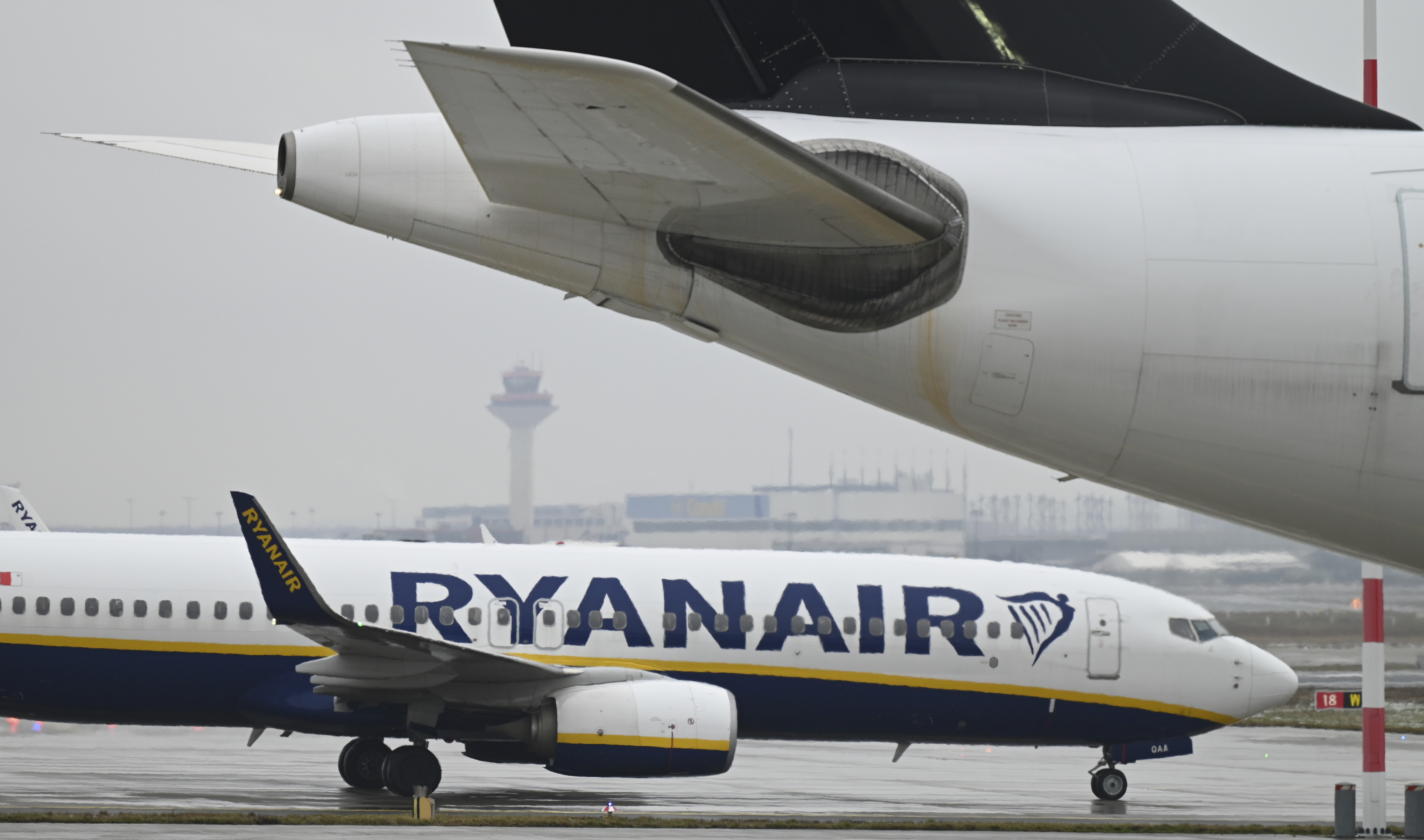 Ryanair reviews baggage deals