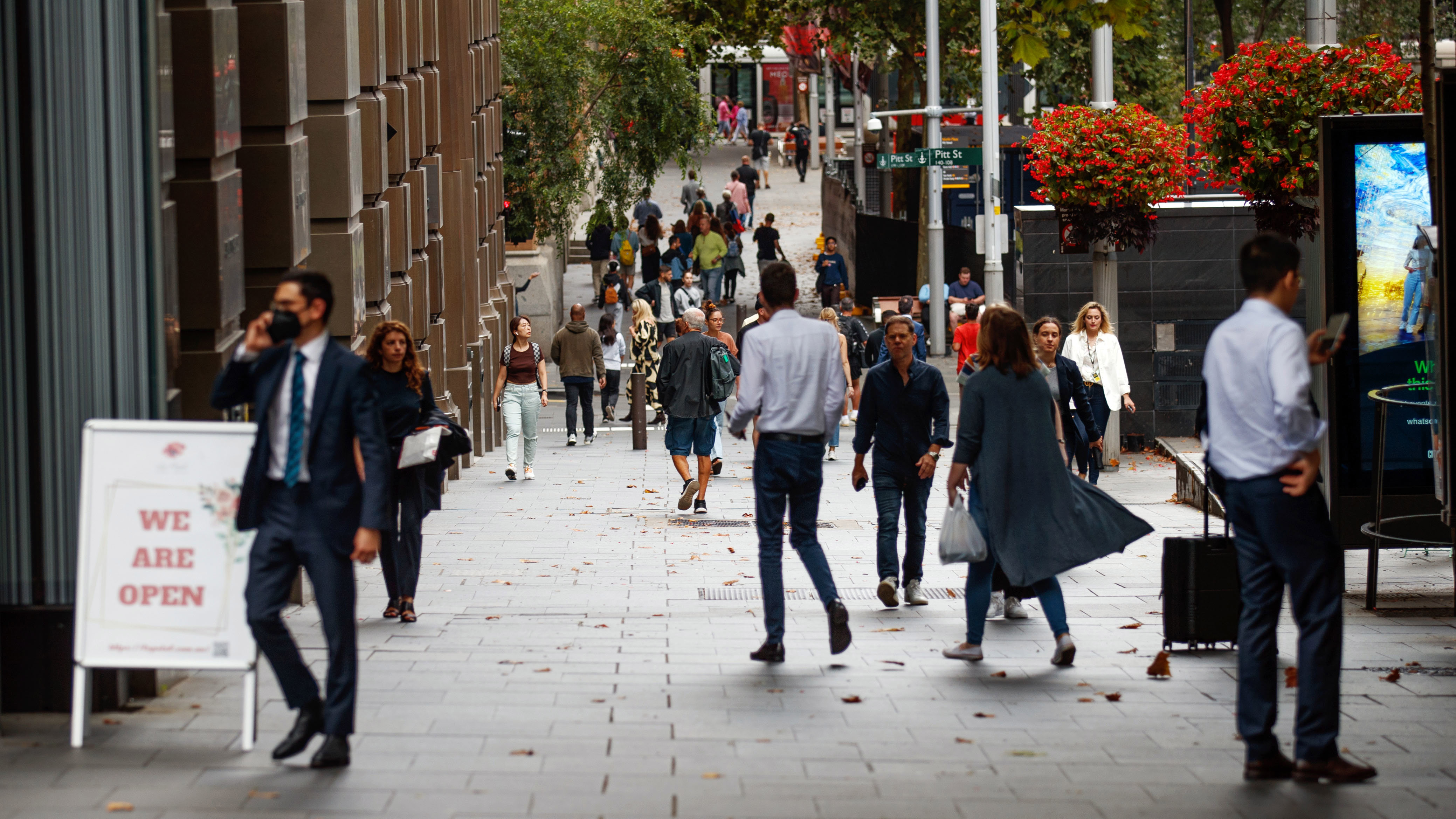 General vision of workers in Martin Place, Sydney