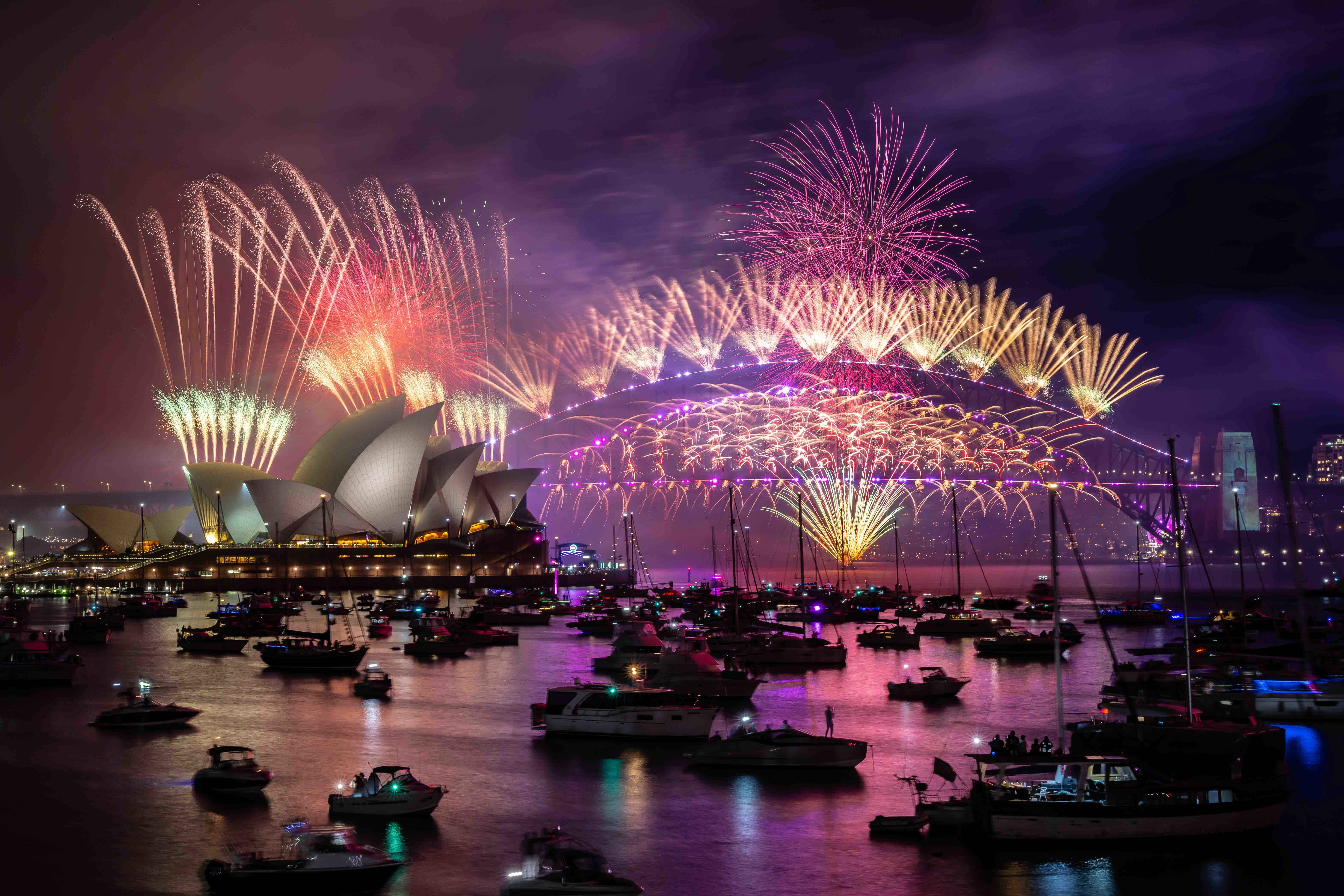 Sydney NYE 2024. The midnight New Year's Eve fireworks on Sydney Harbour, viewed from Mrs Macquaries Chair. 31 December 2024. Photo: Wolter Peeters, The Sydney Morning Herald.
