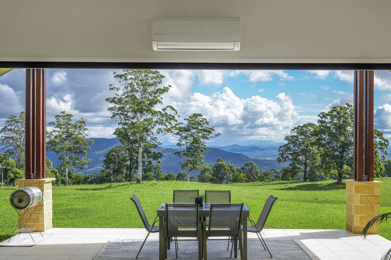 Cedar Lodge Retreat - Mt Tamborine qld grand country estate for sale