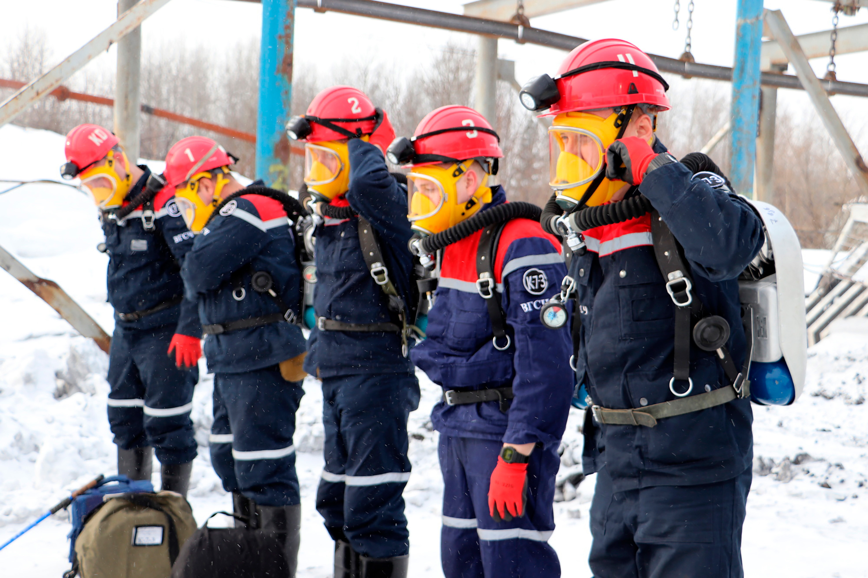 Rescuers prepare to work at a fire scene at a coal mine near the Siberian city of Kemerovo, about 3000 kilometres east of Moscow.