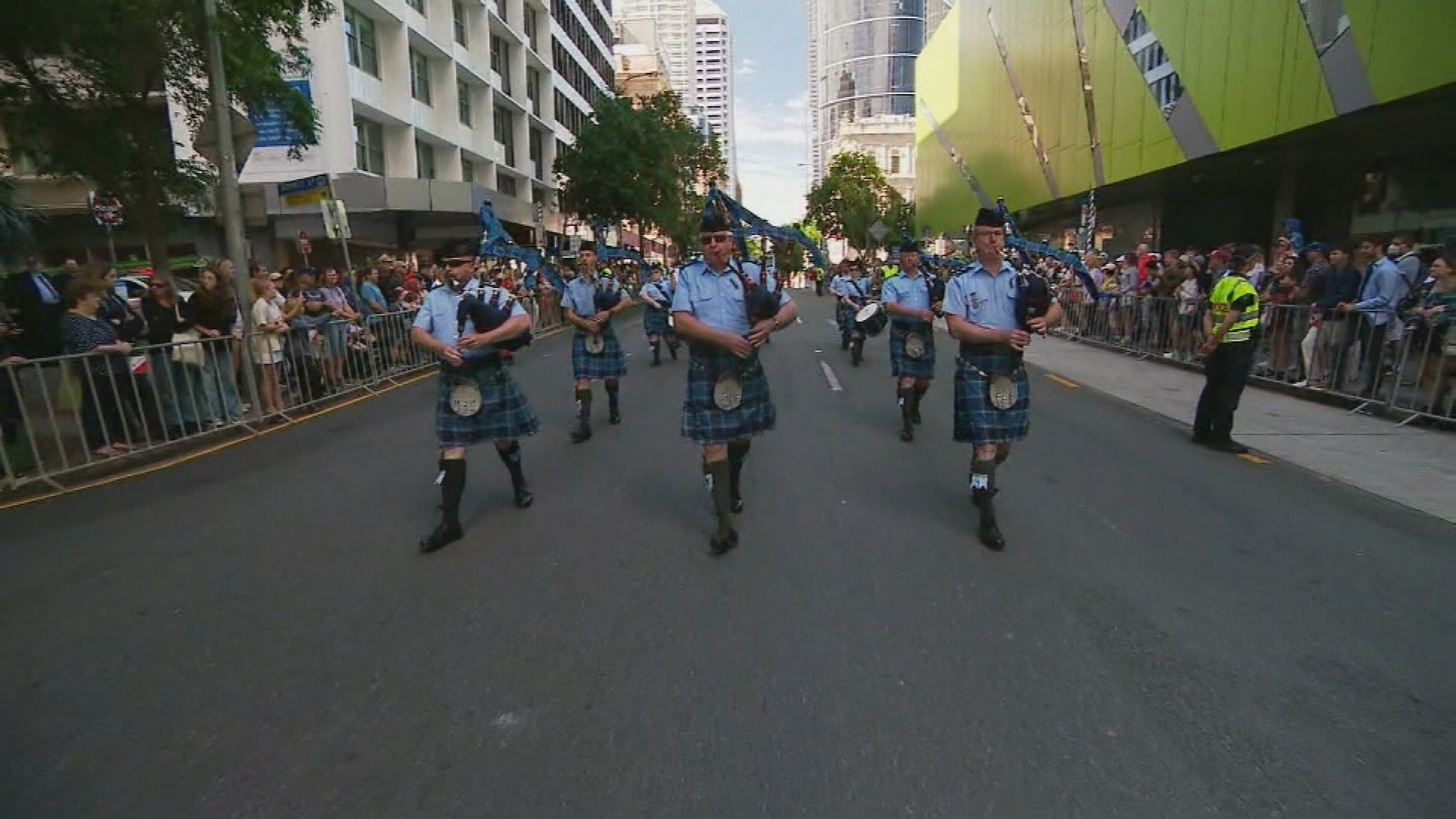 Anzac Day pipe band livid after half of squad uninvited from parade