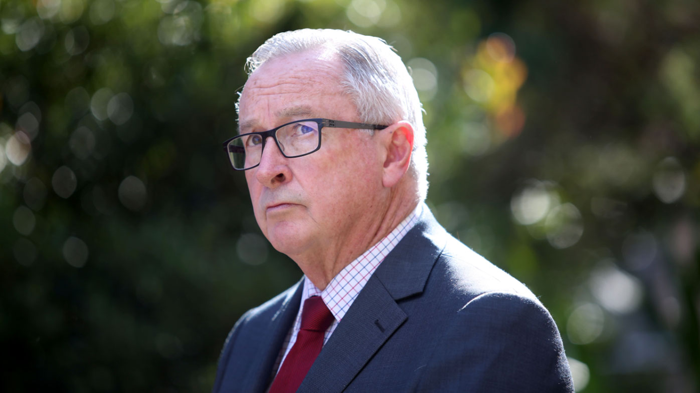 NSW Health Minister Brad Hazzard apologises for calling Labor Leader Jodi  McKay 'quite stupid' in mask stoush