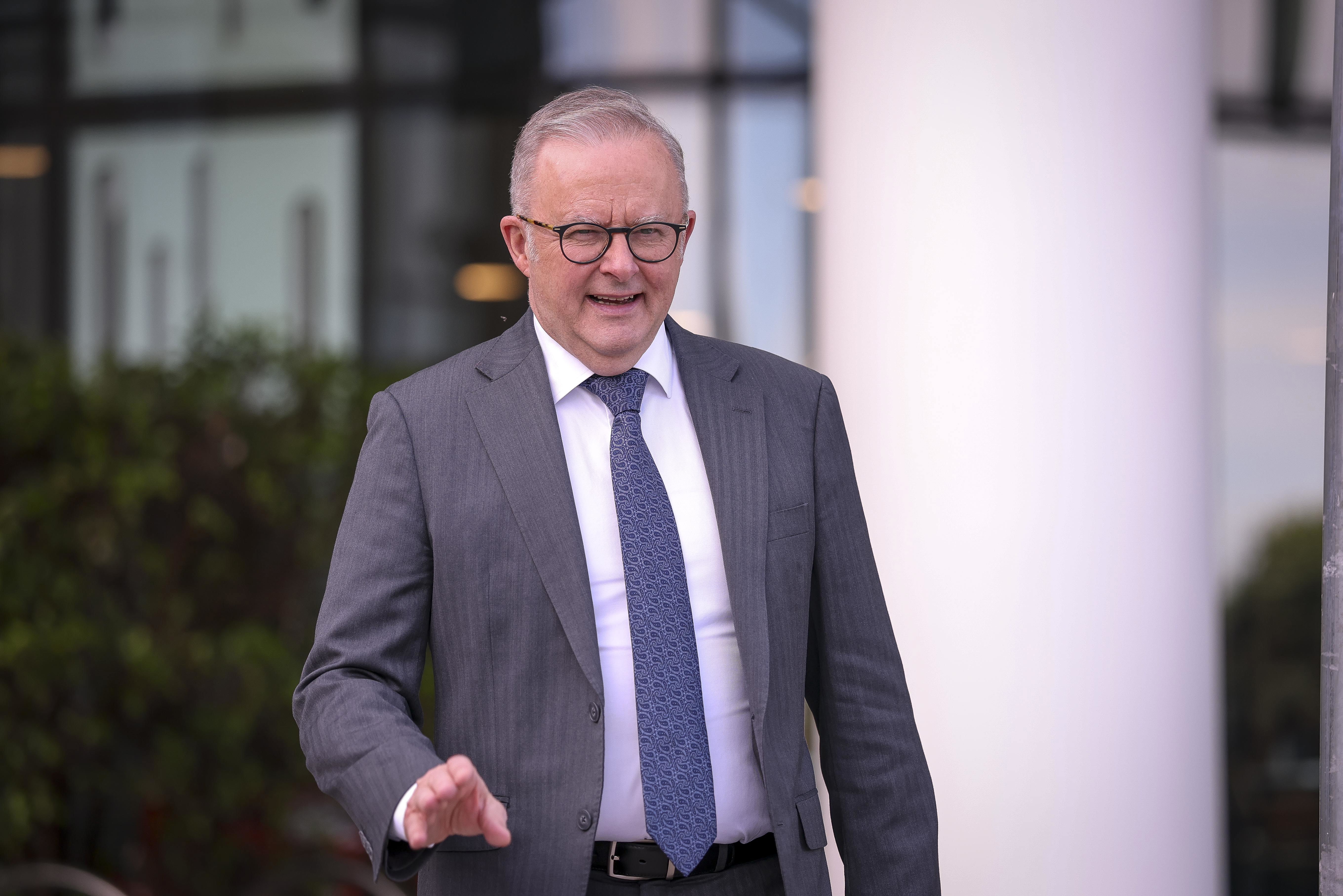 Prime Minister Anthony Albanese pays a visit to the Royal Children Hospital and speakds to some staff there. 17 February 2026. Photo: Eddie Jim.