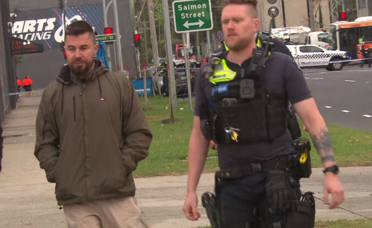 Car dealership firebombed Melbourne