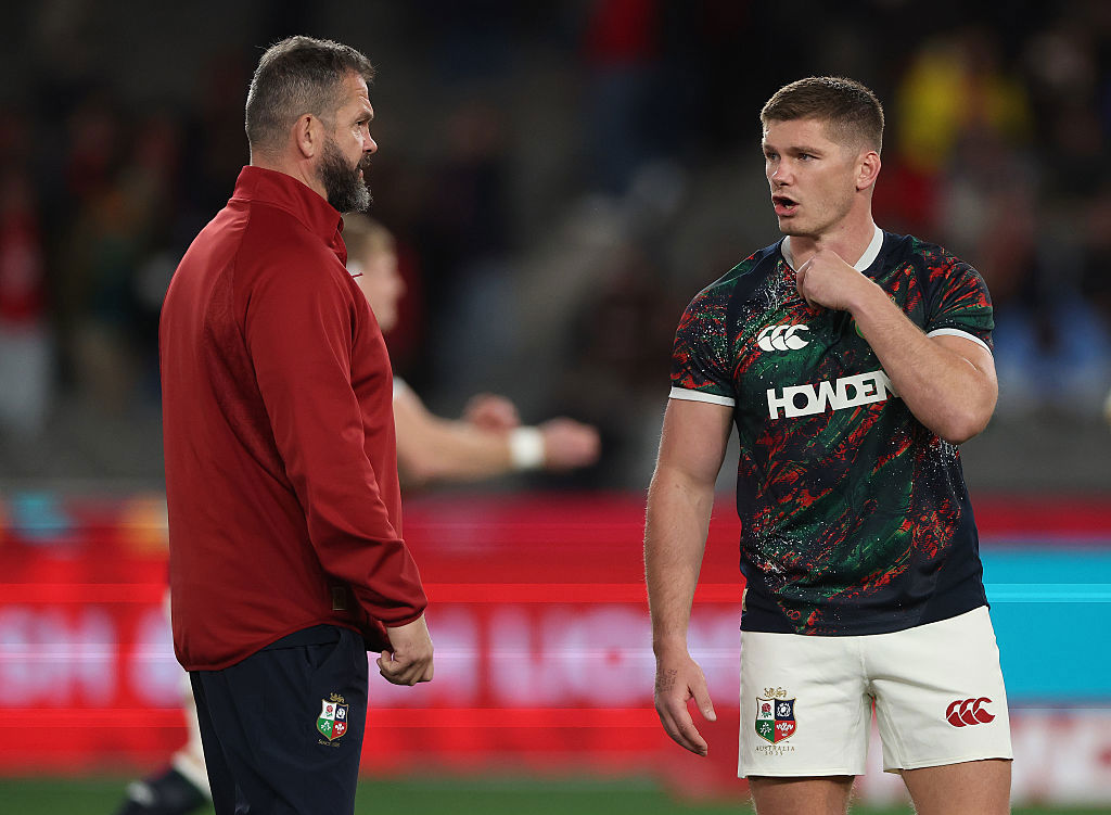 Andy Farrell talks to his son and Lions centre Owen Farrell.