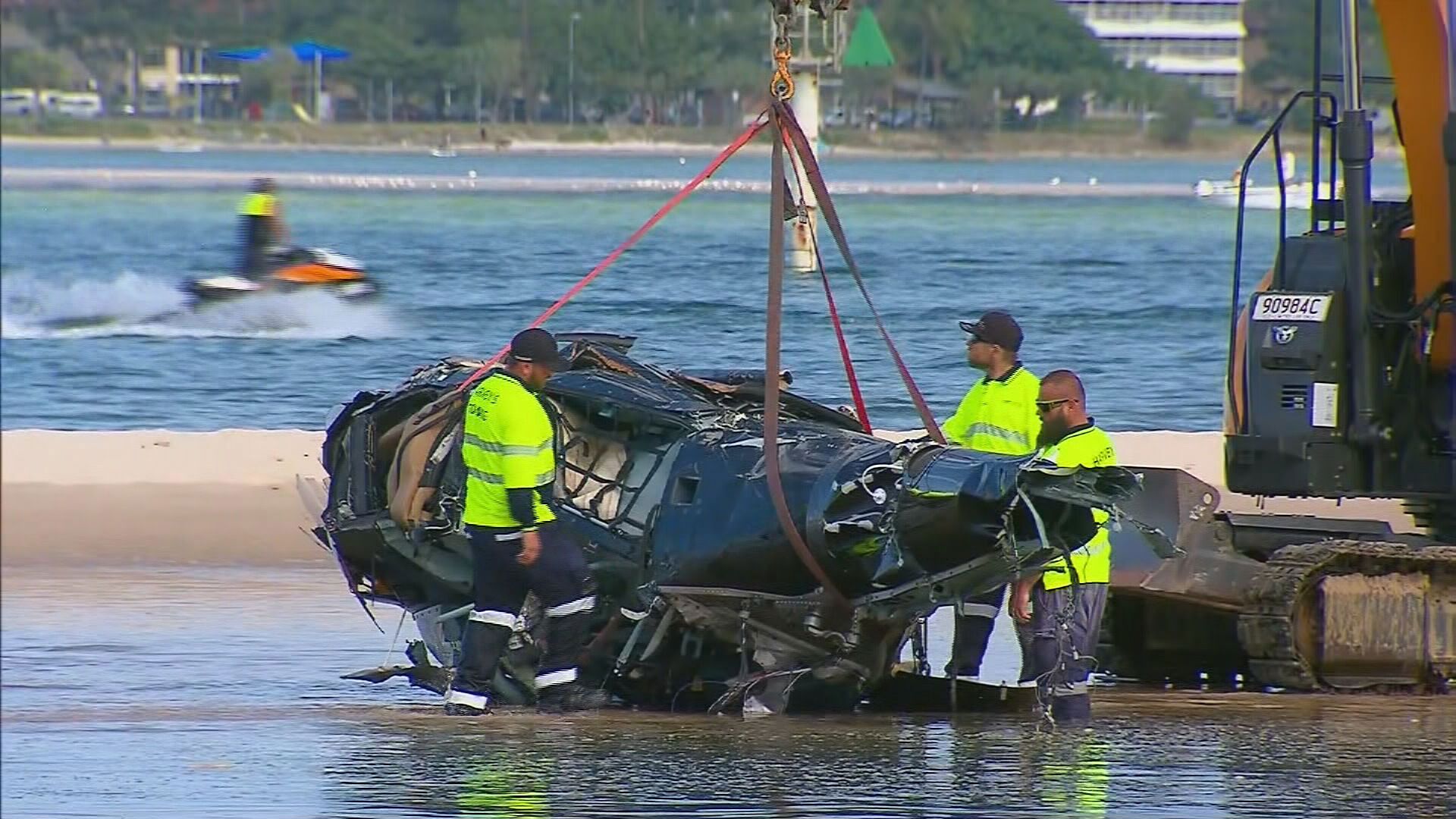 Tech and seatbelt issues factors in fatal Sea World helicopter crash, report finds