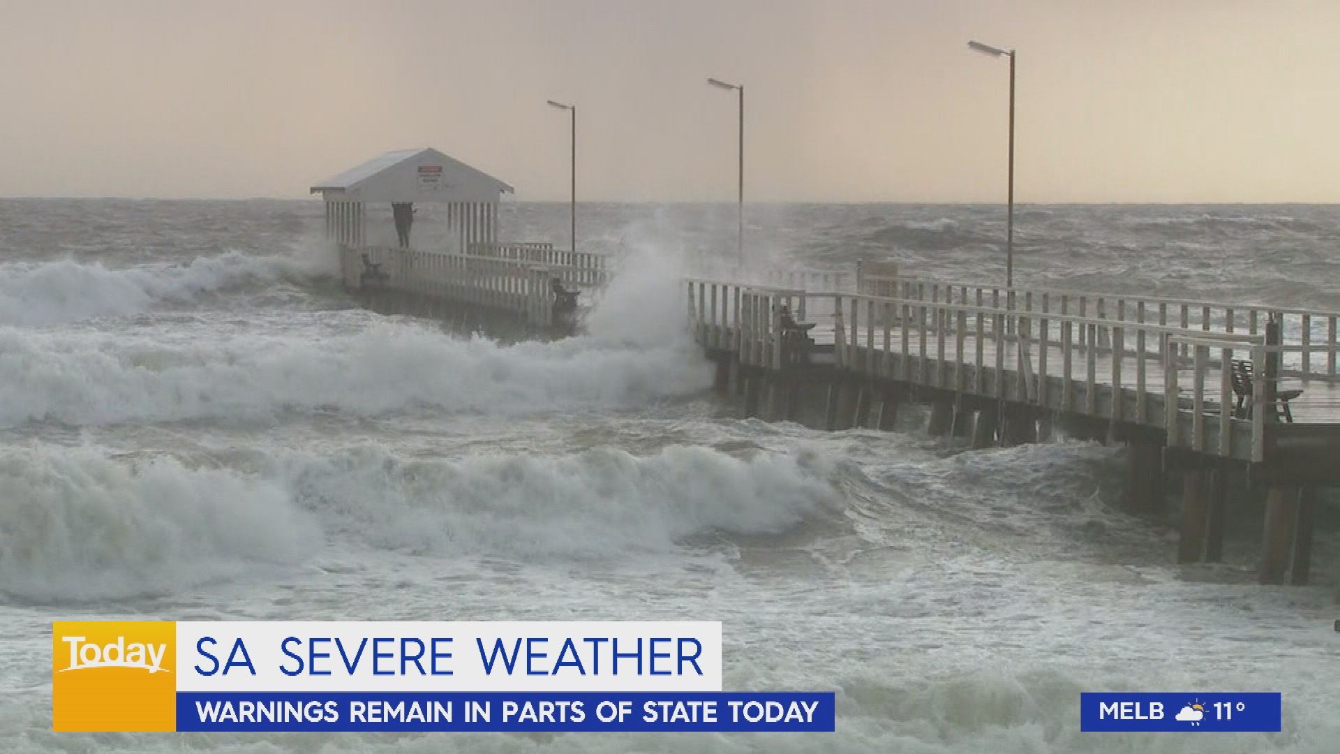 ADELAIDE massive wind gusts cause big tides 