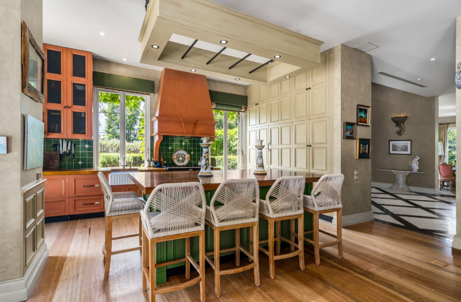 Home previously owned by an Aussie tennis legend in Brighton, Victoria, hits the market.