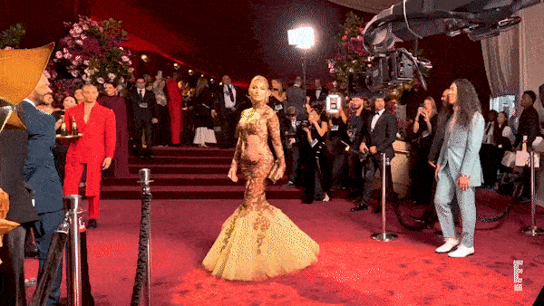 Glambot Jennifer lopez looper golden globes red carpet 2026