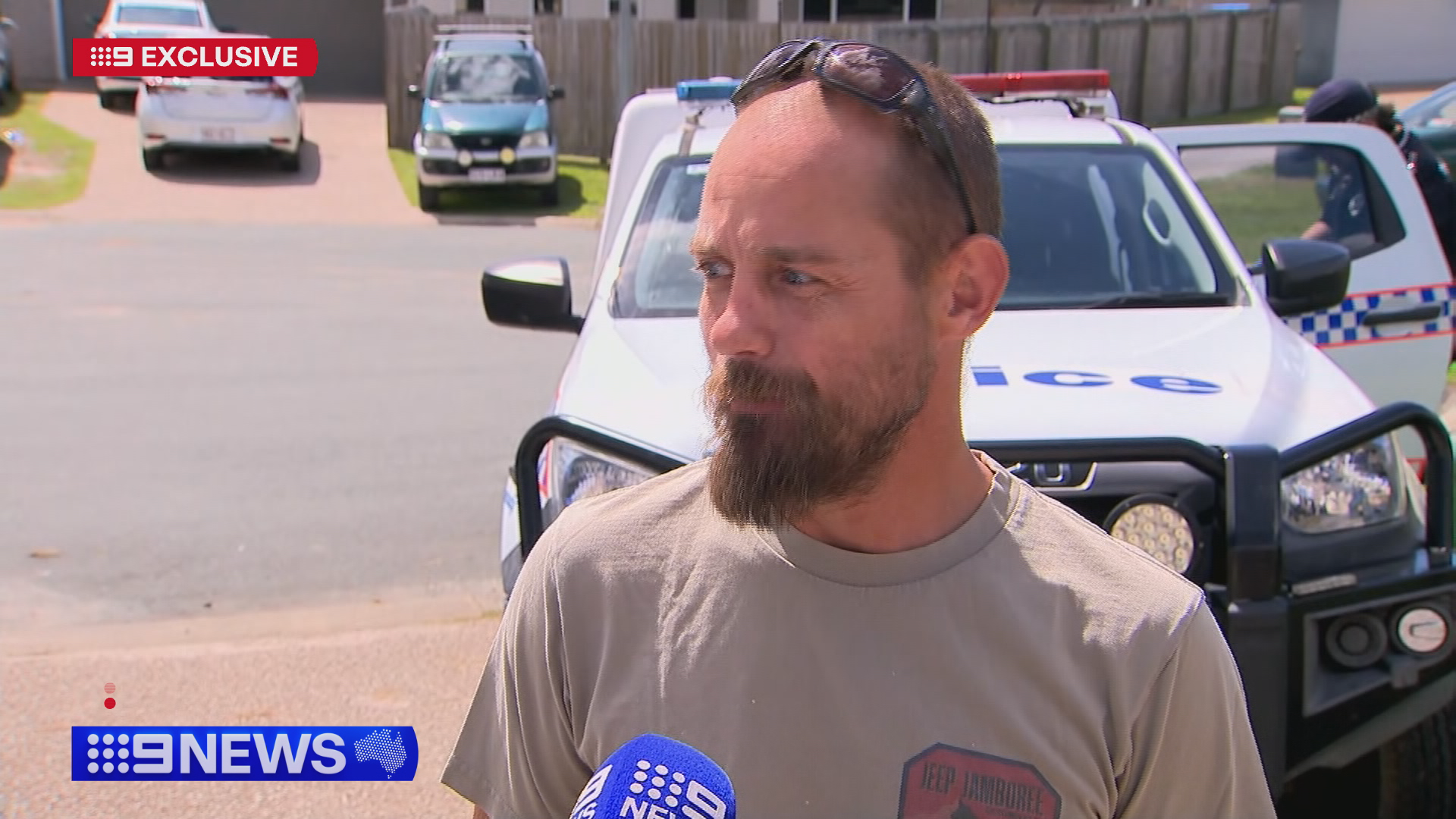 Tradie chases after allegedly stolen Jeep on Queensland Highway