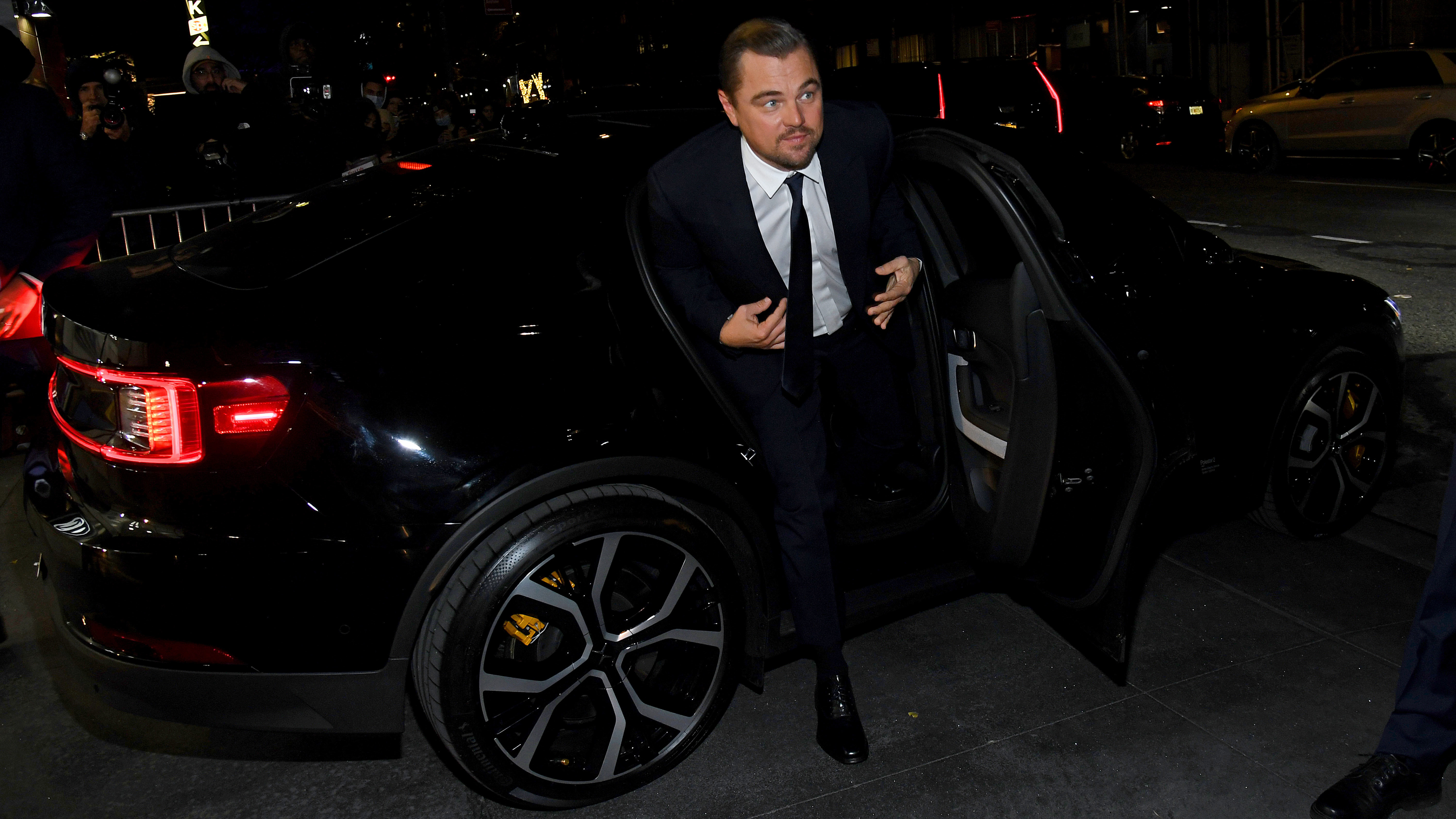 DiCaprio ha aportado algo de poder estelar al caso de la fiscalía y llamó la atención de un jurado aburrido.