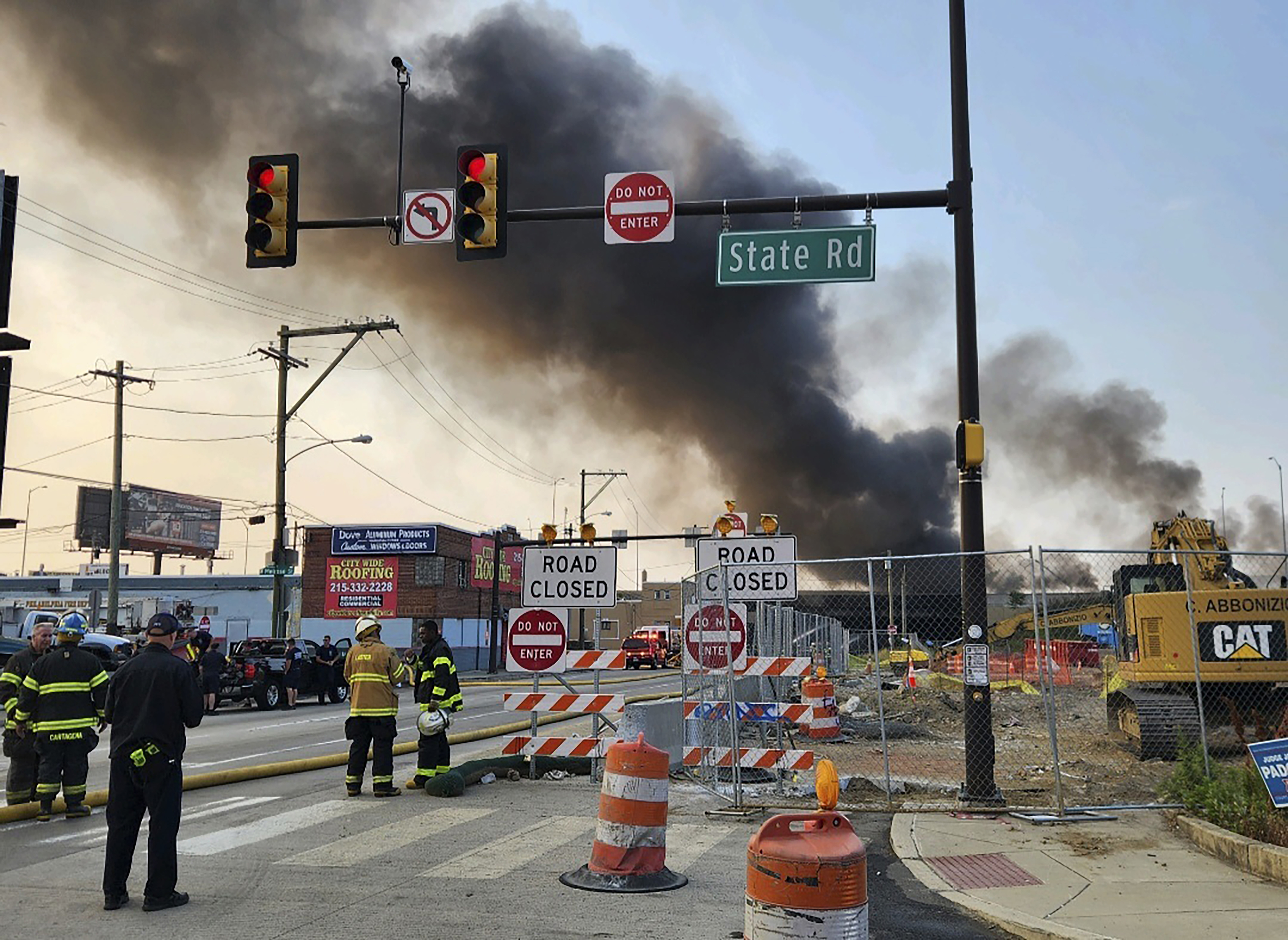 Importante carretera de EEUU colapsa tras incendio de camión cisterna