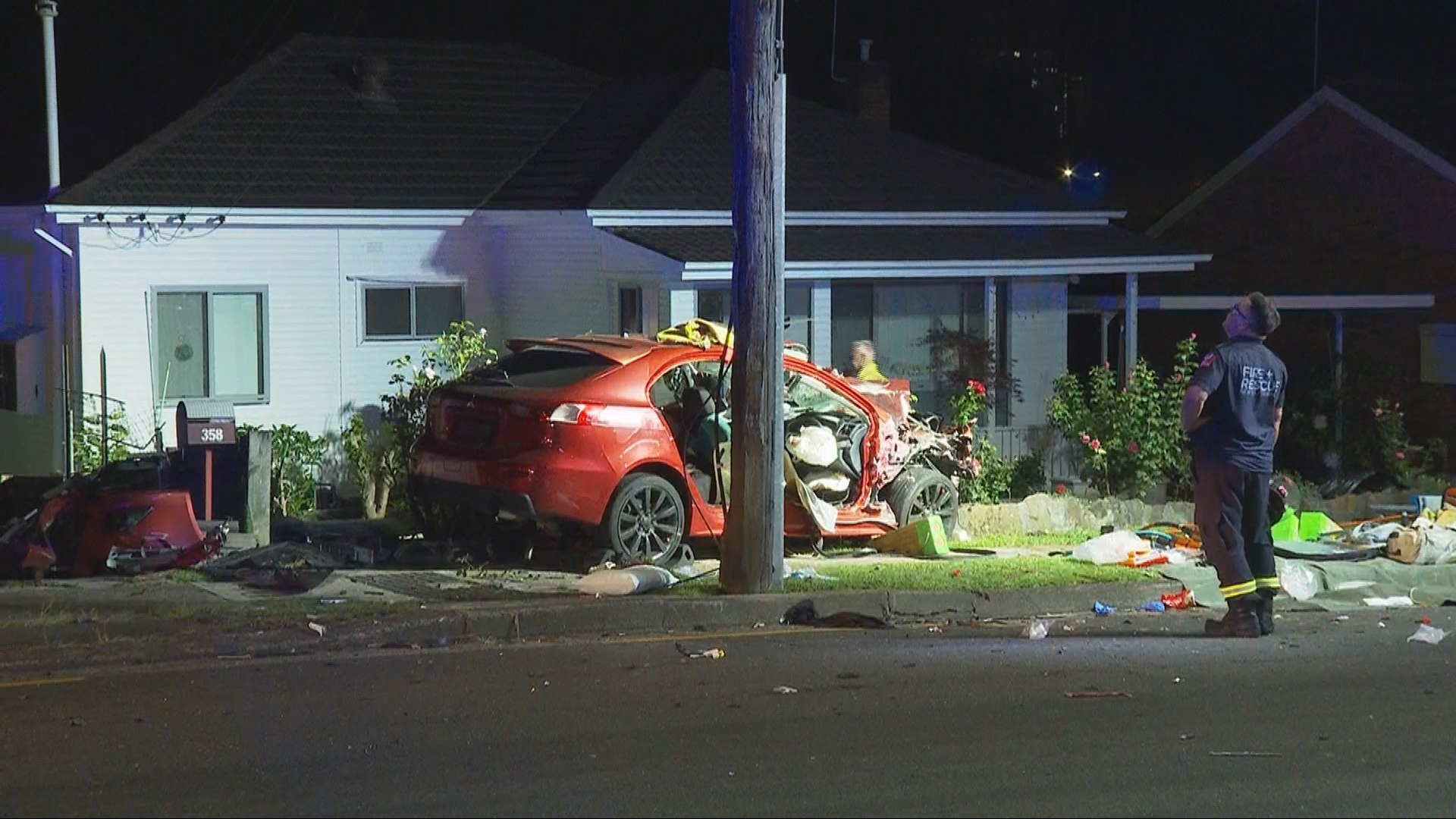 Man killed, two seriously injured after crash on major Sydney road 