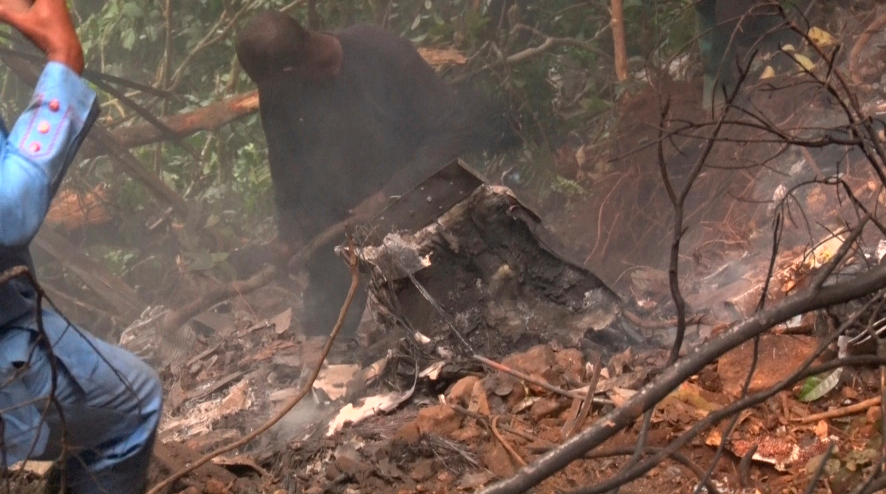 African helicopter crash kills eight, including two ministers