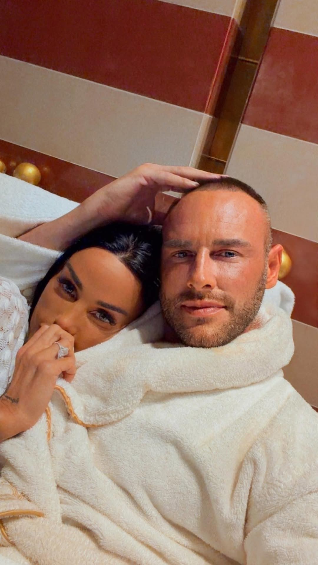 K﻿atie Price has gotten married in a shock wedding ceremony in Dubai, just one week after meeting her new man.Self-proclaimed millionaire businessman Lee Andrews and Price, 47, were engaged on January 24, and then were married the next day in a whirlwind ceremony in Dubai.