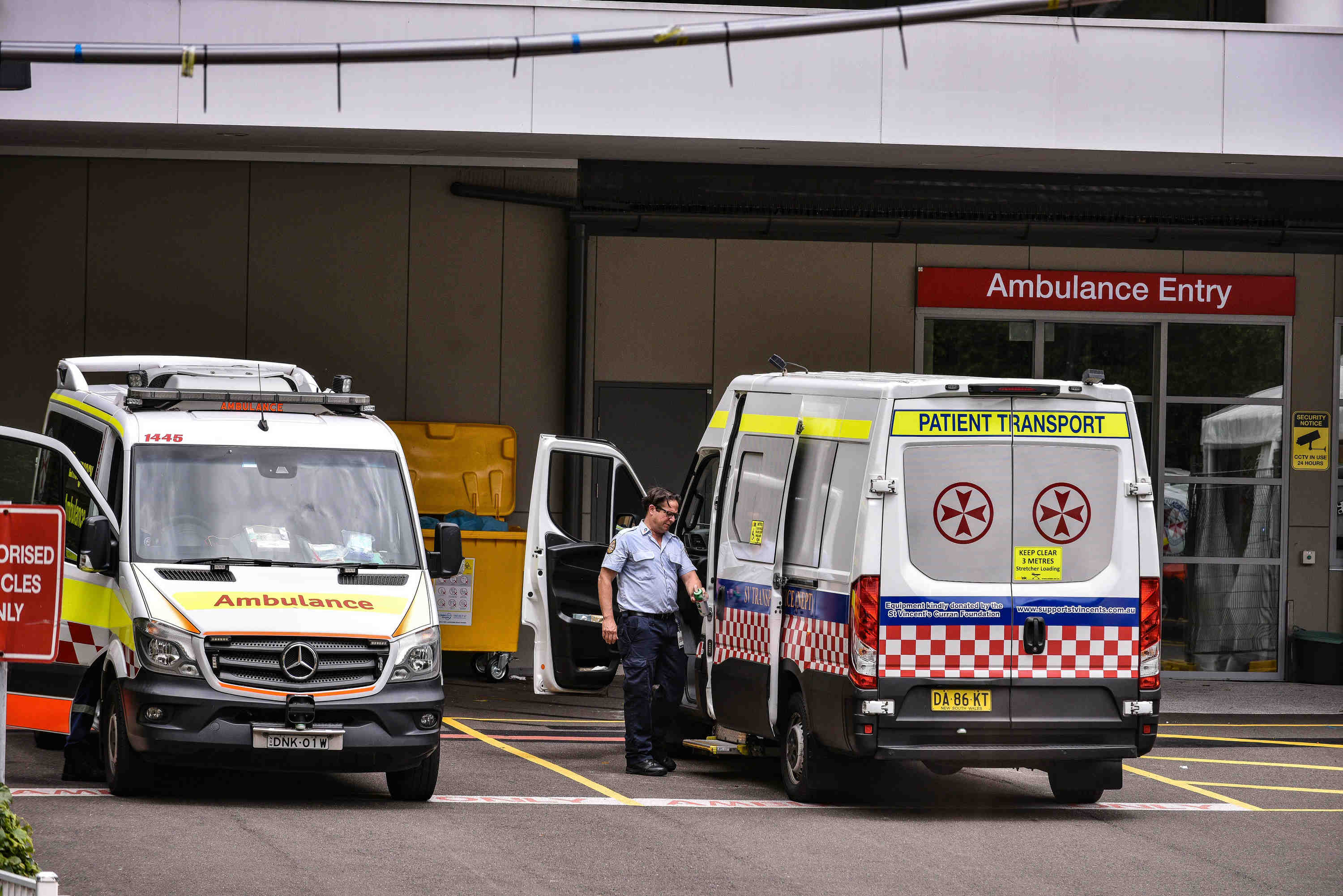 NSW workers across the ambulance, allied health, admin, catering, wards, cleaning and security areas will ask for a pay rise of more than 2.5 per cent. 