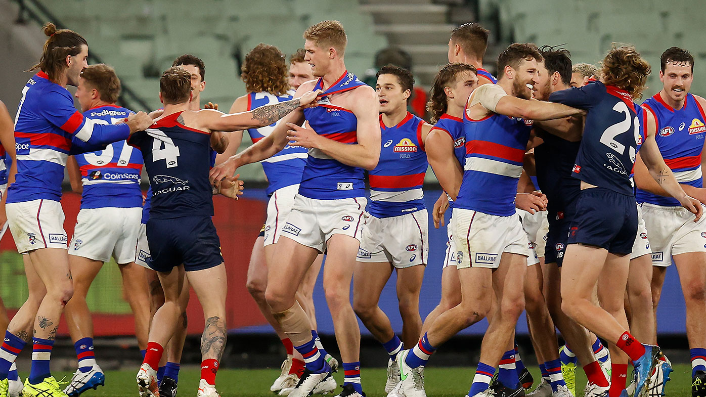 Western Bulldogs vs Melbourne brawl