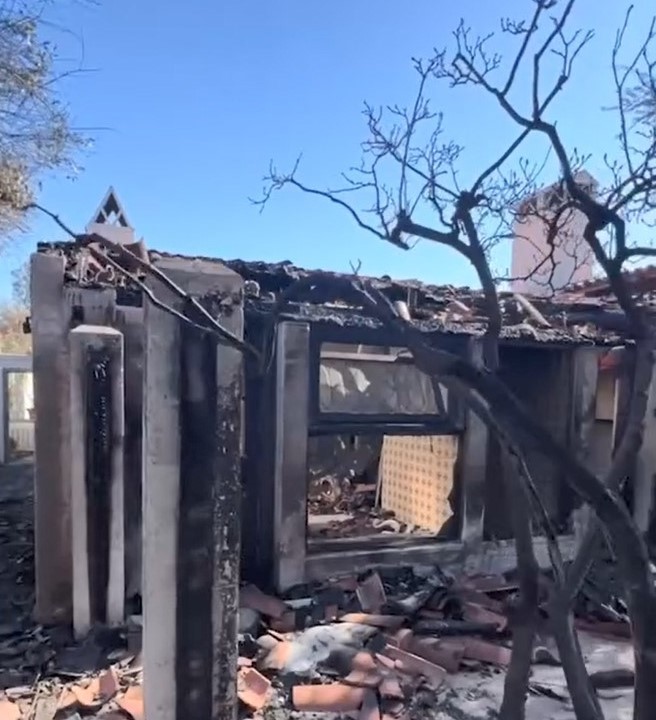 Rainn Wilson shows aftermath of house after it was damaged in a mountain fire