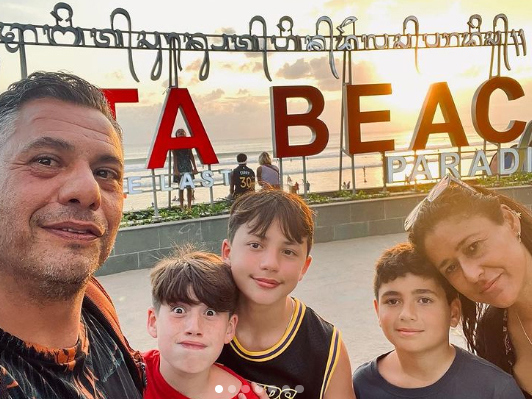 A﻿ "larger than life" father who ran a popular burger shop in Sydney's north has suddenly died, six years after his wife passed away.Jimmy Sagiotis,  48, who ran Salty Rooster takeaway in Manly died on Thursday.