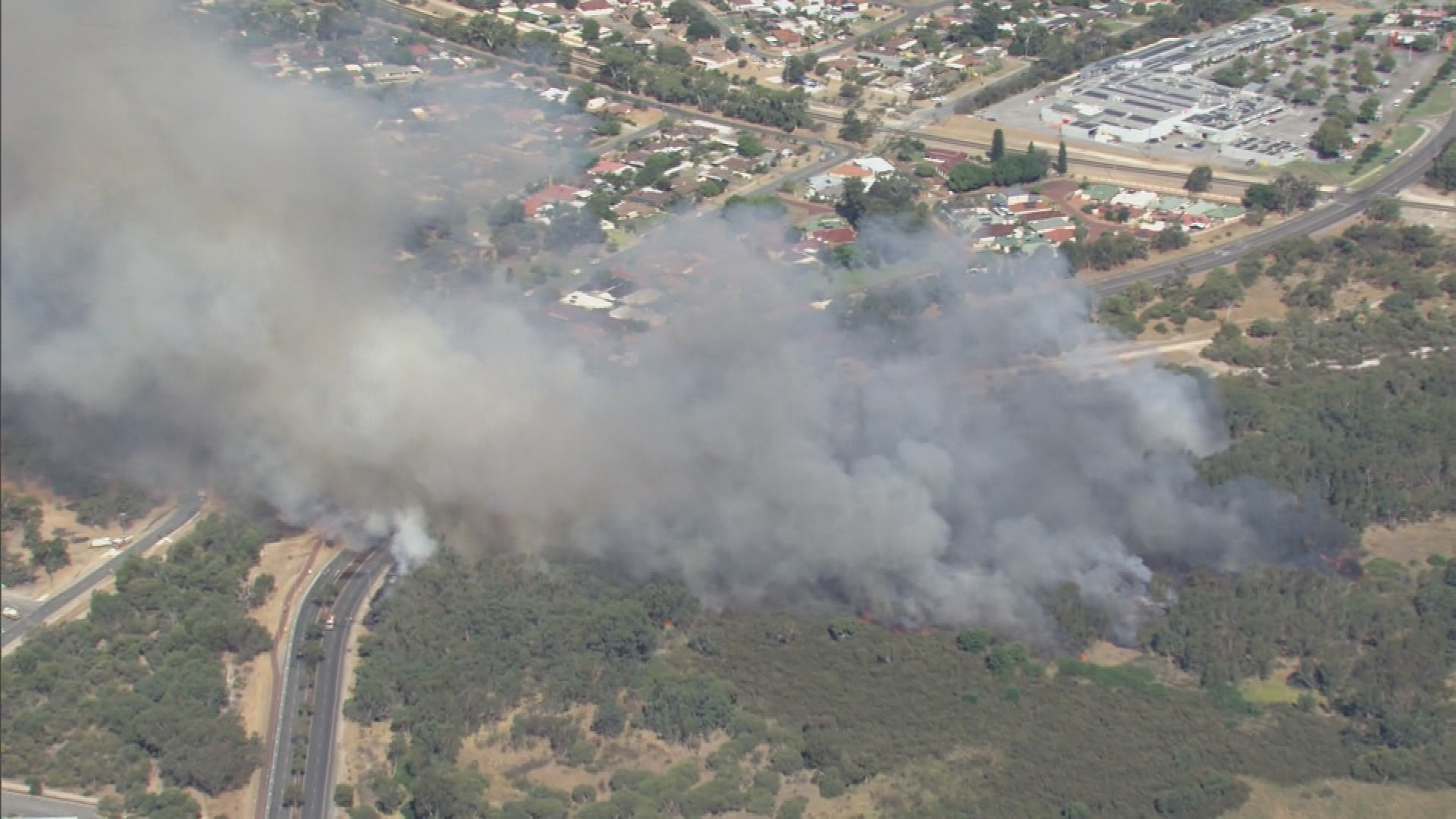 The blaze spread to parts of Bibra Lake and is close to Adventure World in the city of Cockburn.