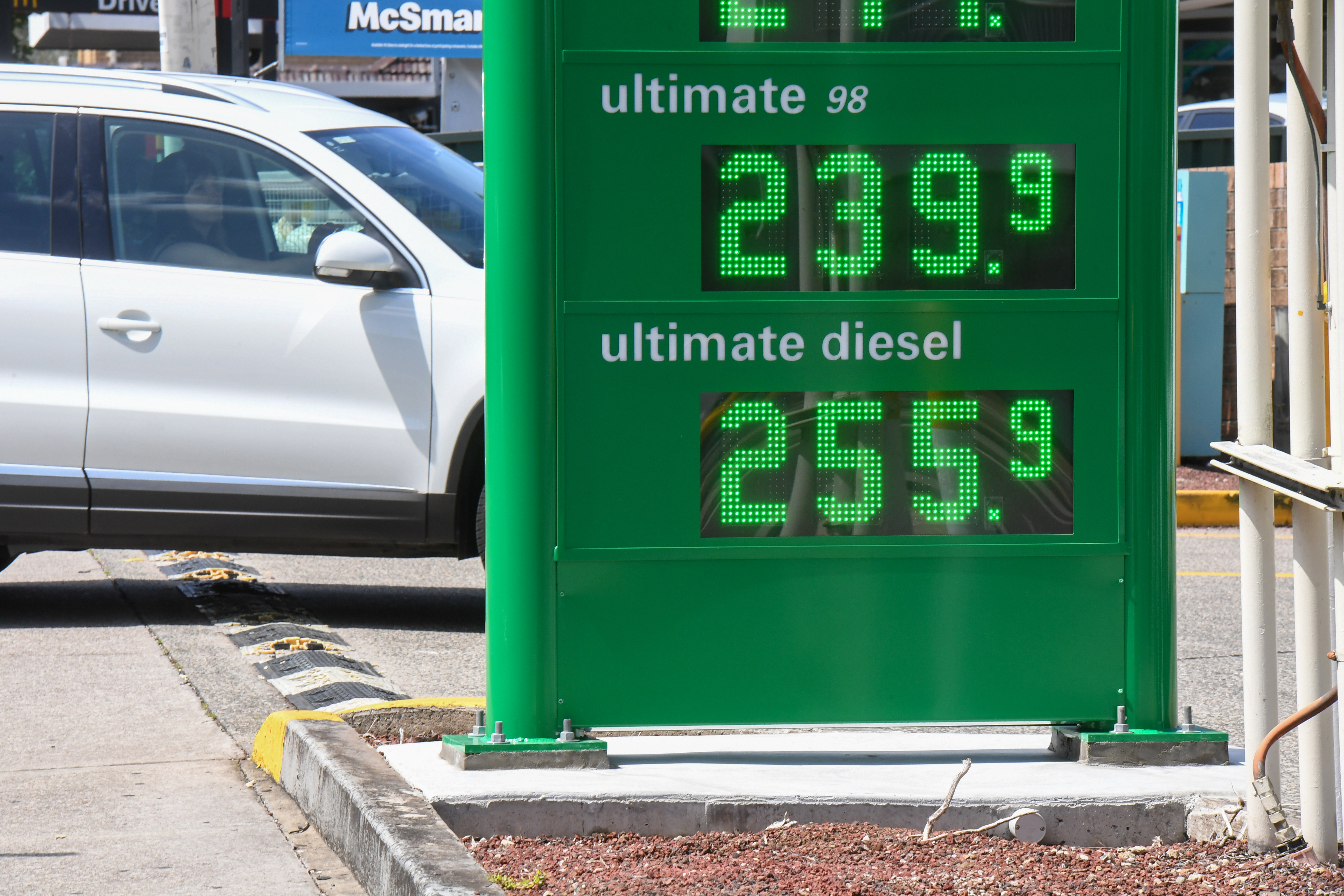 SMH News Sydney. Story by Nadia Russell- Petrol Prices.  Photo shows, BP Kingsford - 368 Anzac Parade. Photo by Peter Rae. Friday 13 March 2026