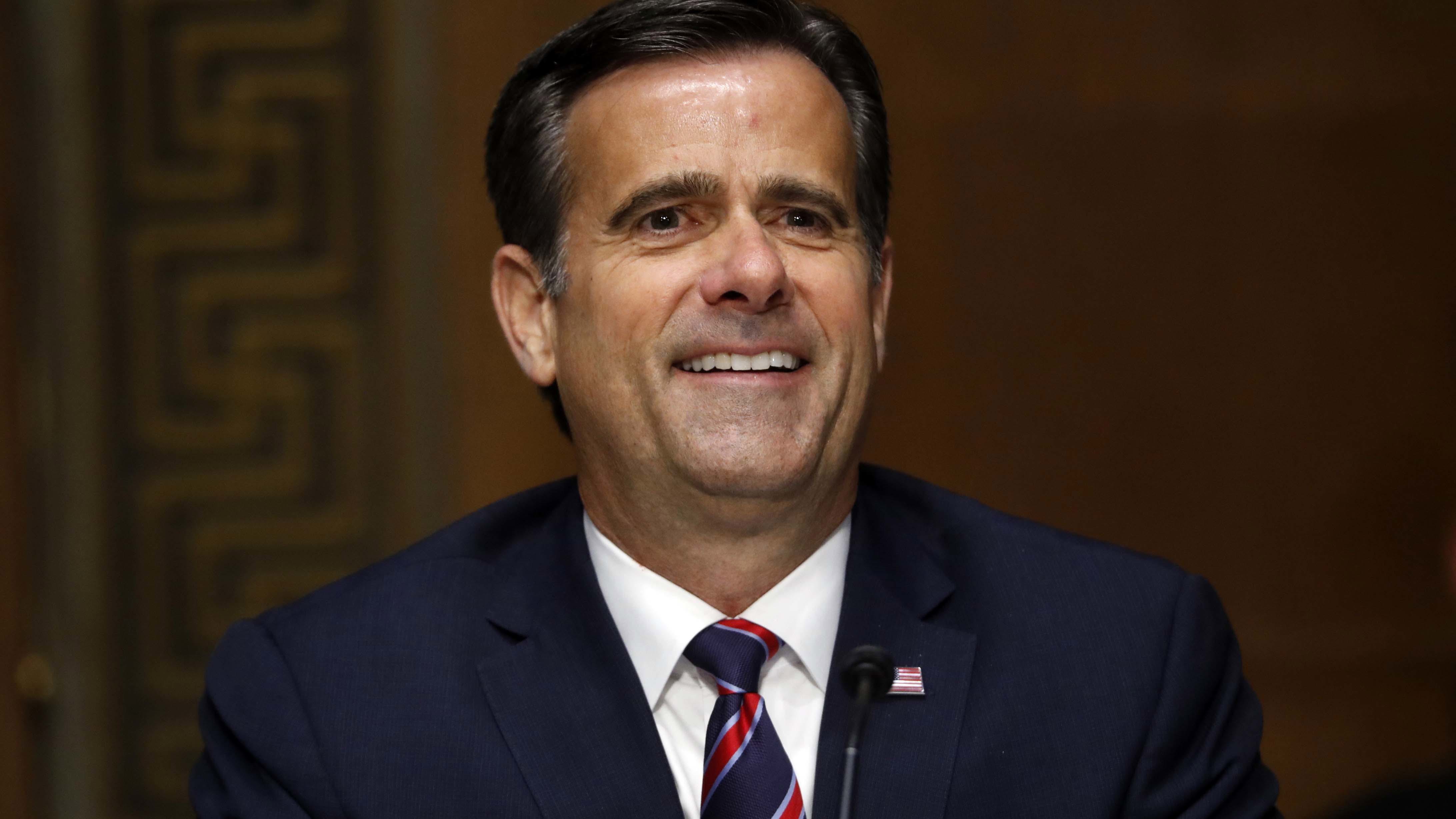 ARCHIVO - En esta fotografía de archivo del 5 de mayo de 2020, el entonces Rep. John Ratcliffe, republicano por Texas y ahora director de Inteligencia Nacional, testifica ante el Comité de Inteligencia del Senado en el Capitolio en Washington. Las autoridades dicen que Rusia e Irán han obtenido algunos datos de registro de votantes, con el objetivo de interferir en las elecciones de noviembre. (Foto AP/Andrew Harnik, Pool, Archivo)