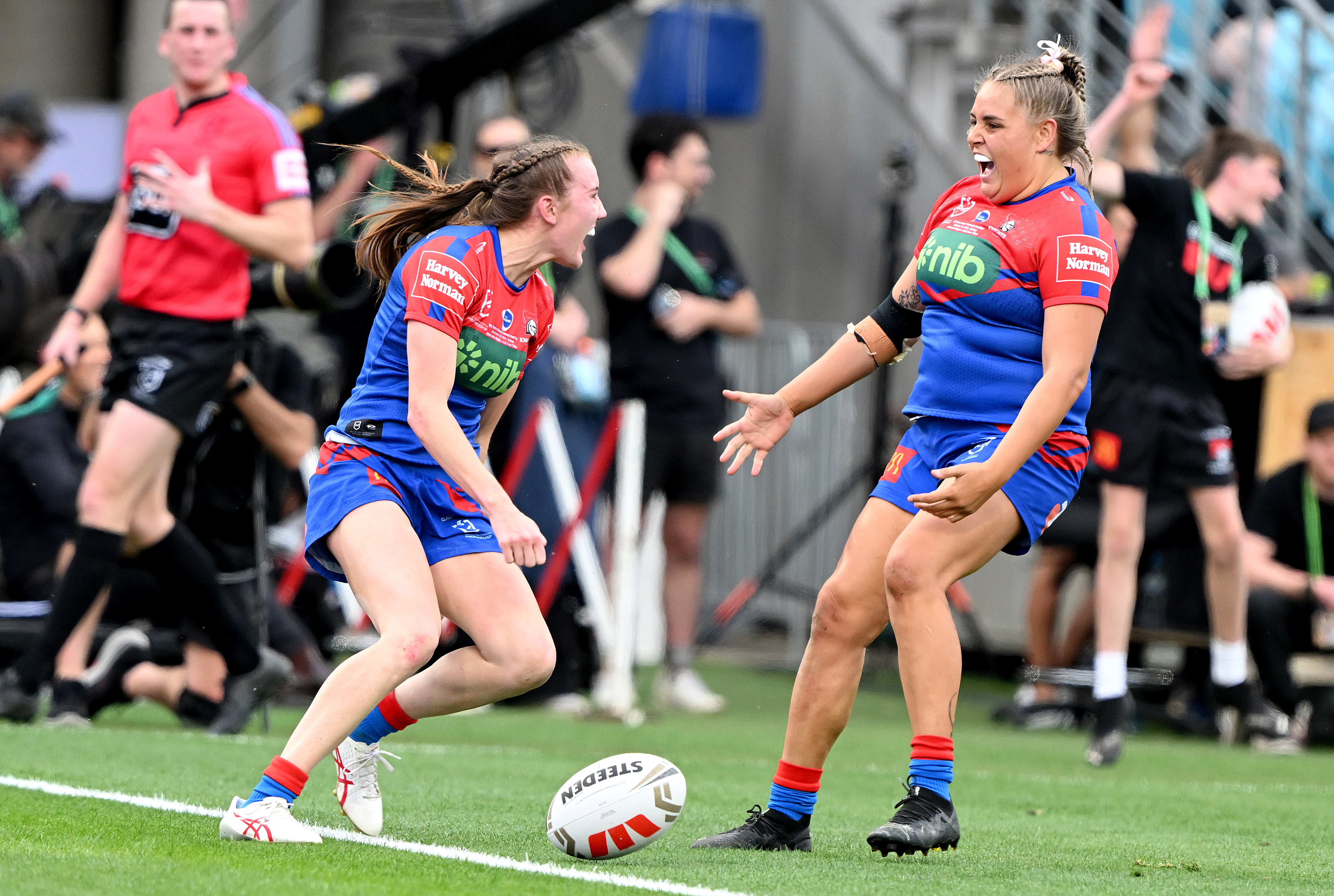 Tamika Upton of the Knights celebrates after scoring a try during the 2023 NRLW Grand Final match between Newcastle Knights.
