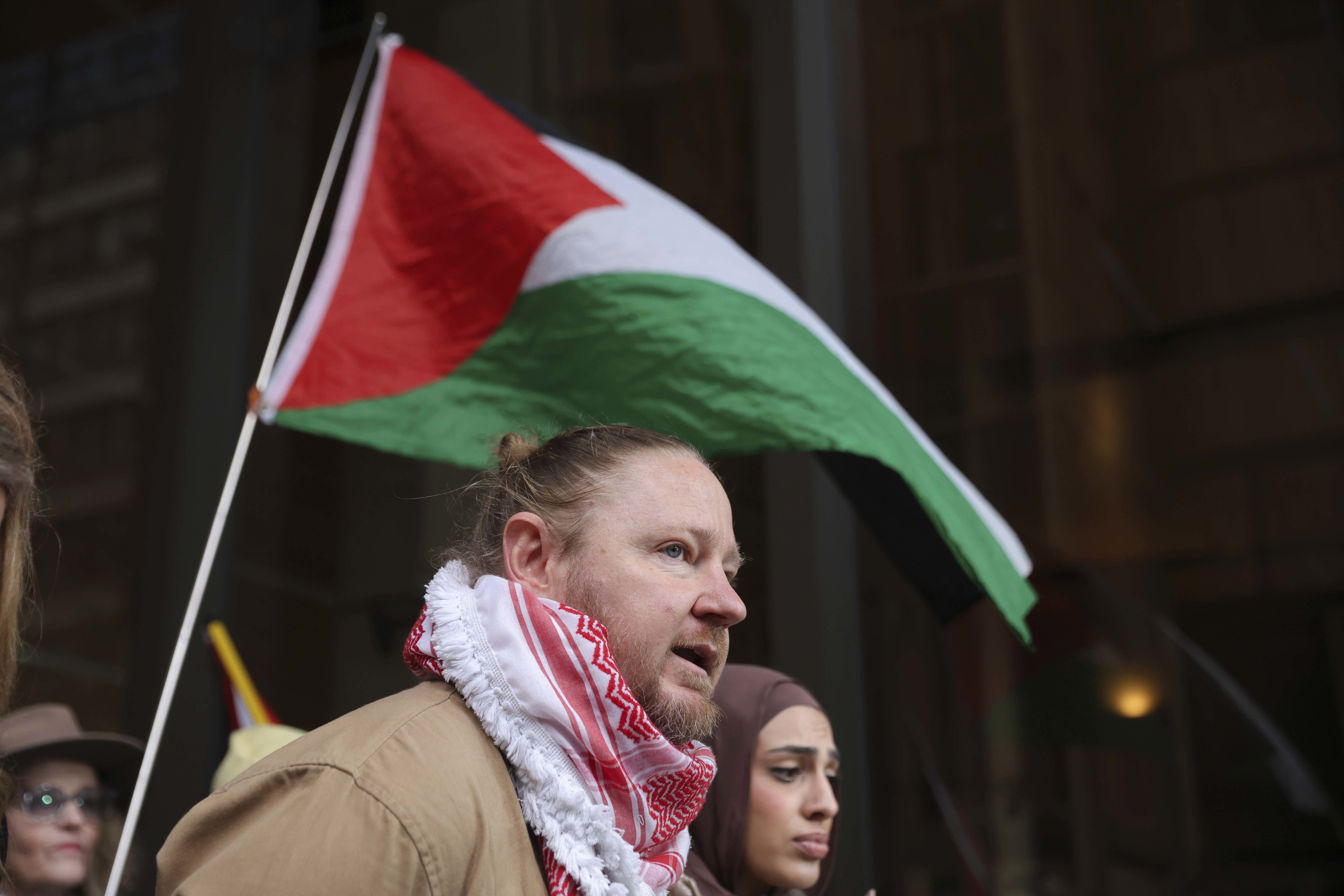 Supreme Court will not block Pro-Palestine protest on Harbour Bridge, judge says 
